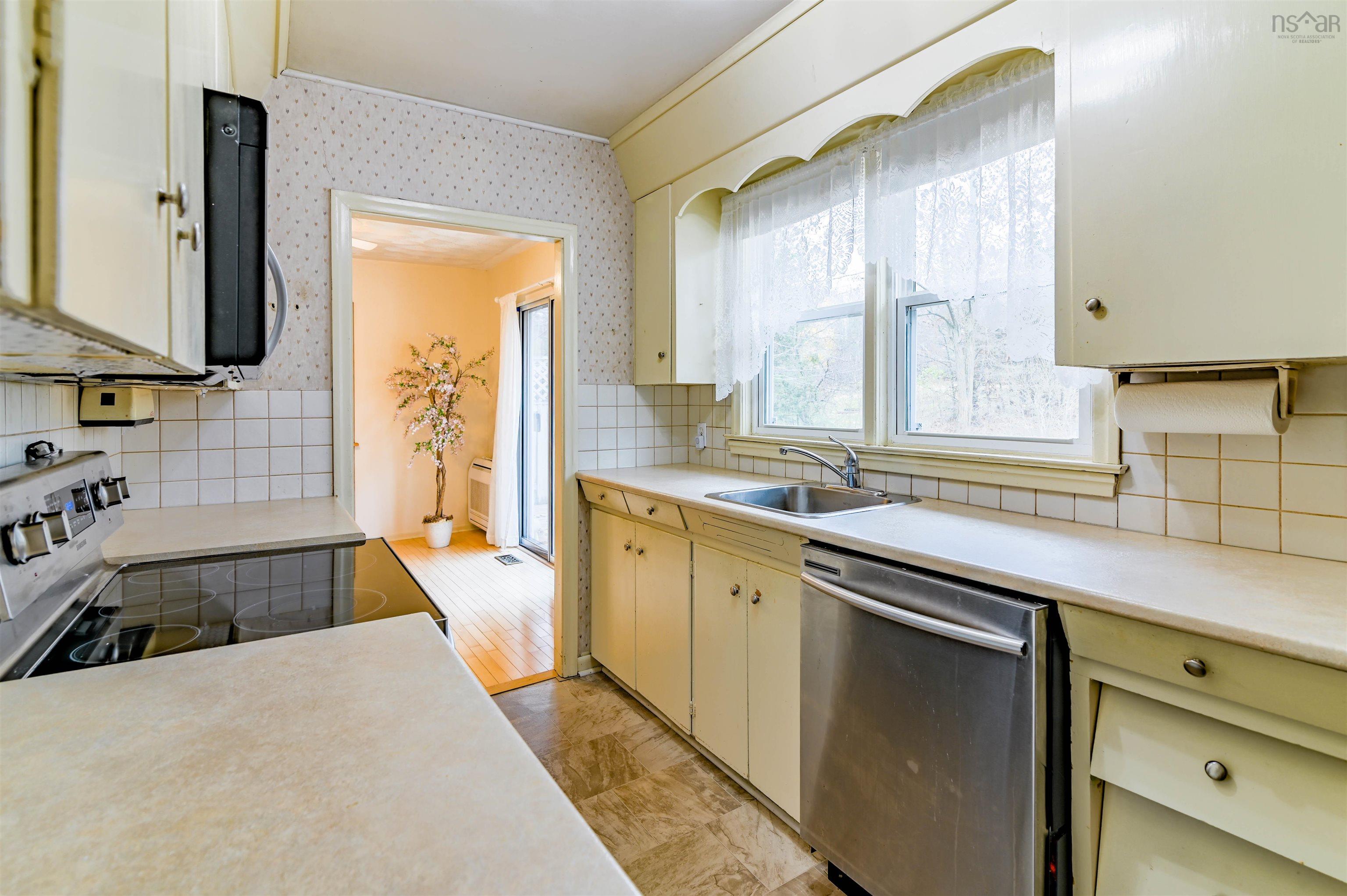 $365,000.00: 76 Highland Avenue, New Minas