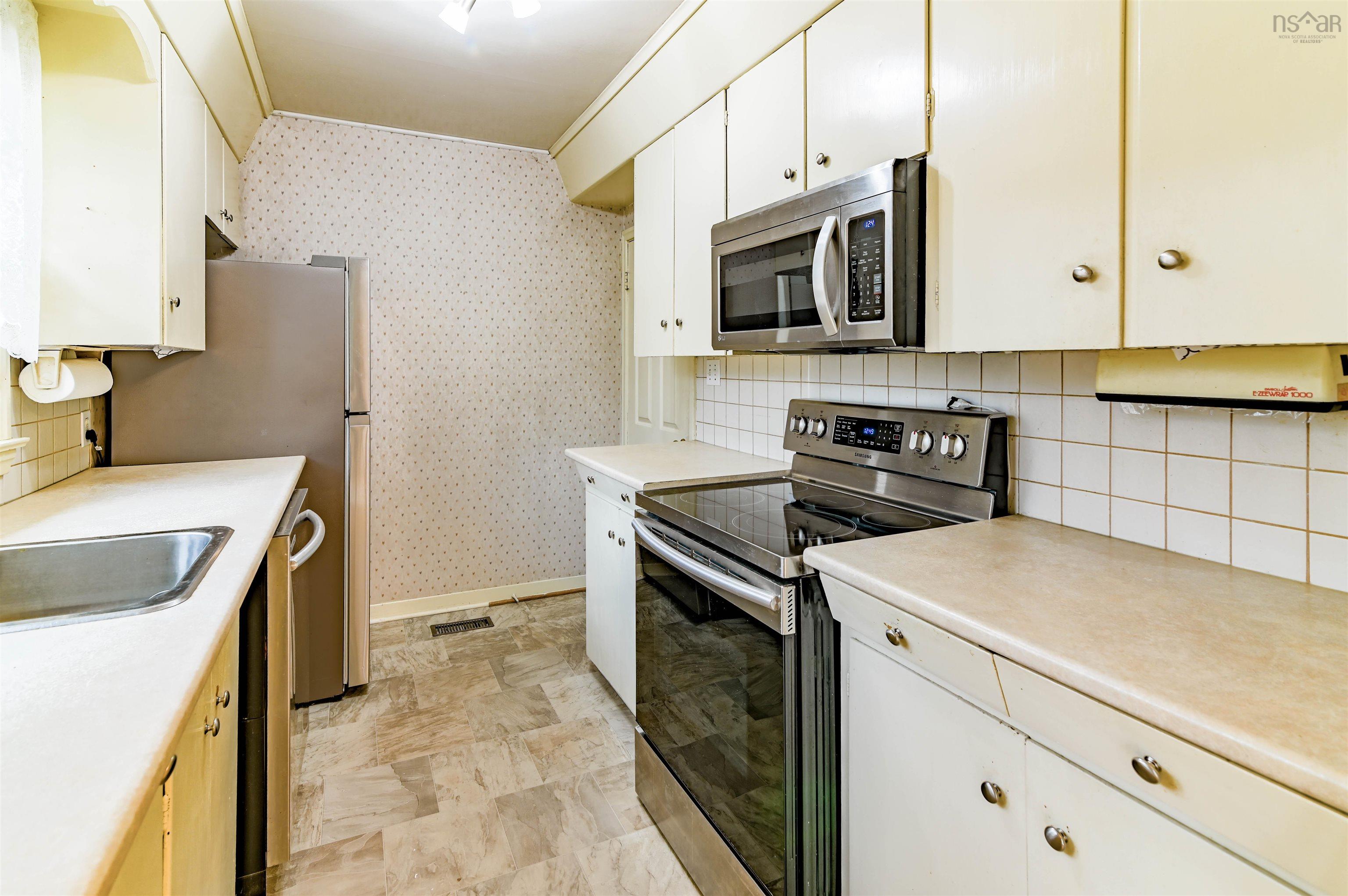 $365,000.00: 76 Highland Avenue, New Minas