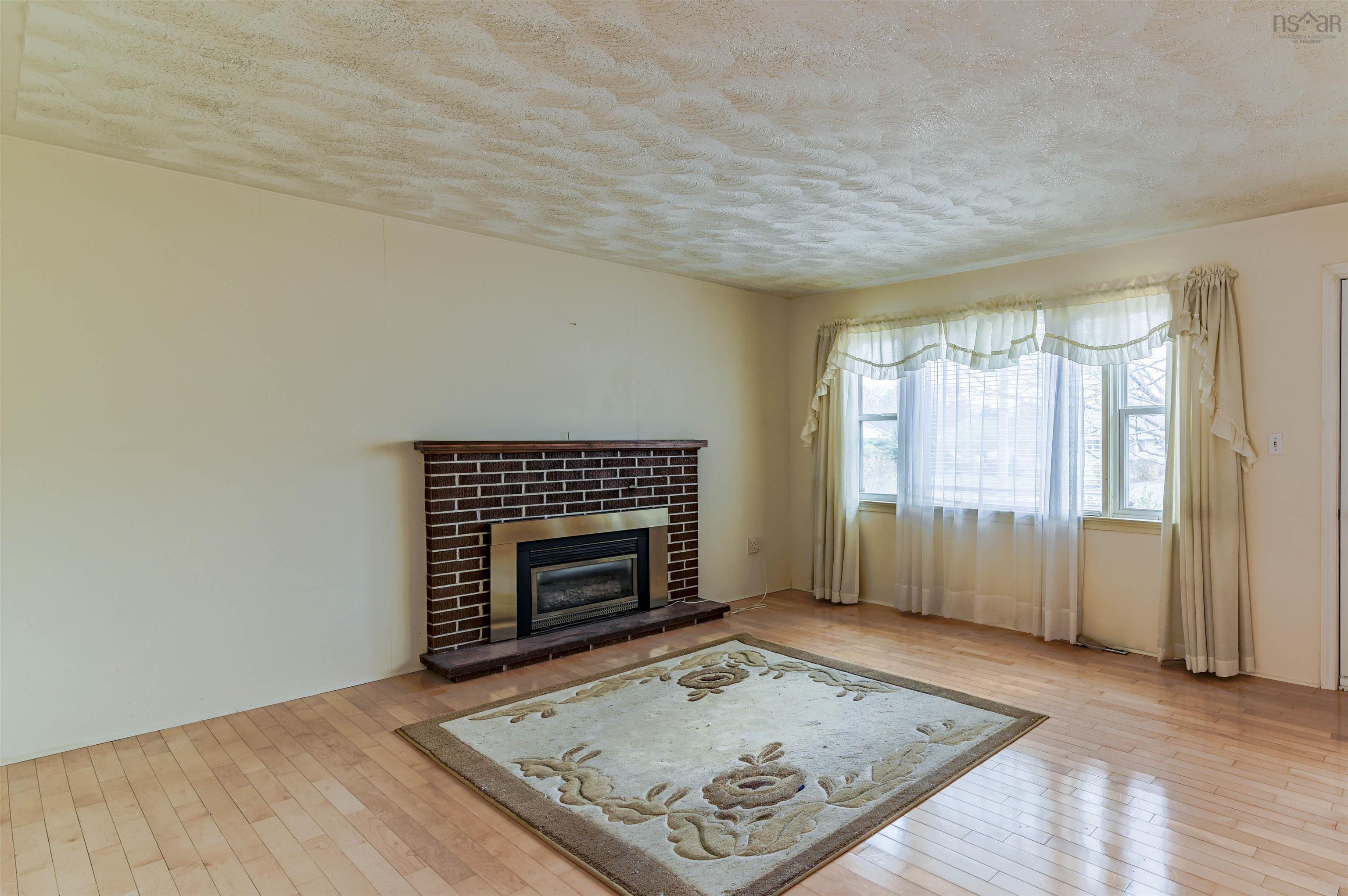 $365,000.00: 76 Highland Avenue, New Minas
