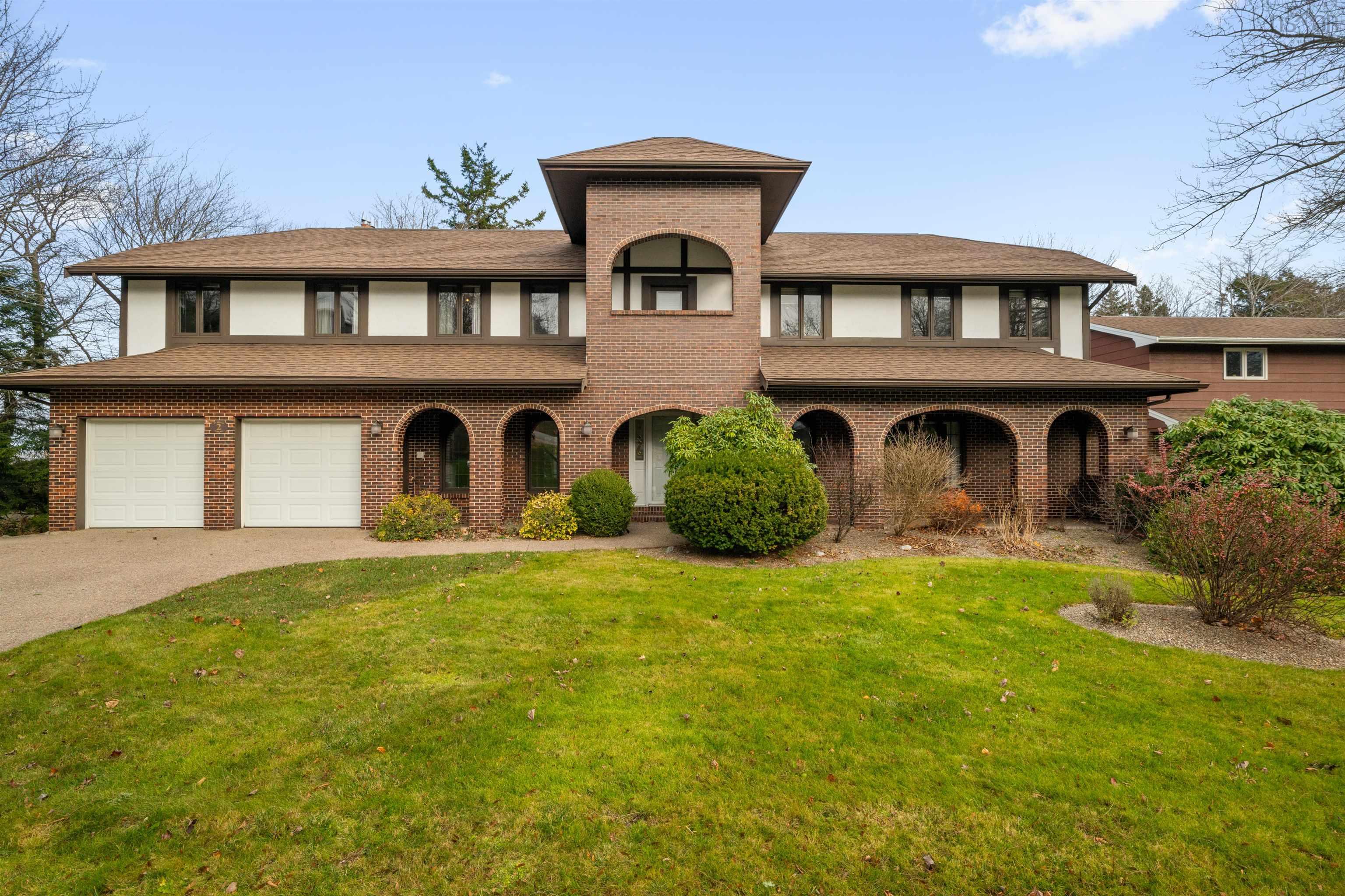 $1,075,000.00: 2 Trillium Terrace, Clayton Park