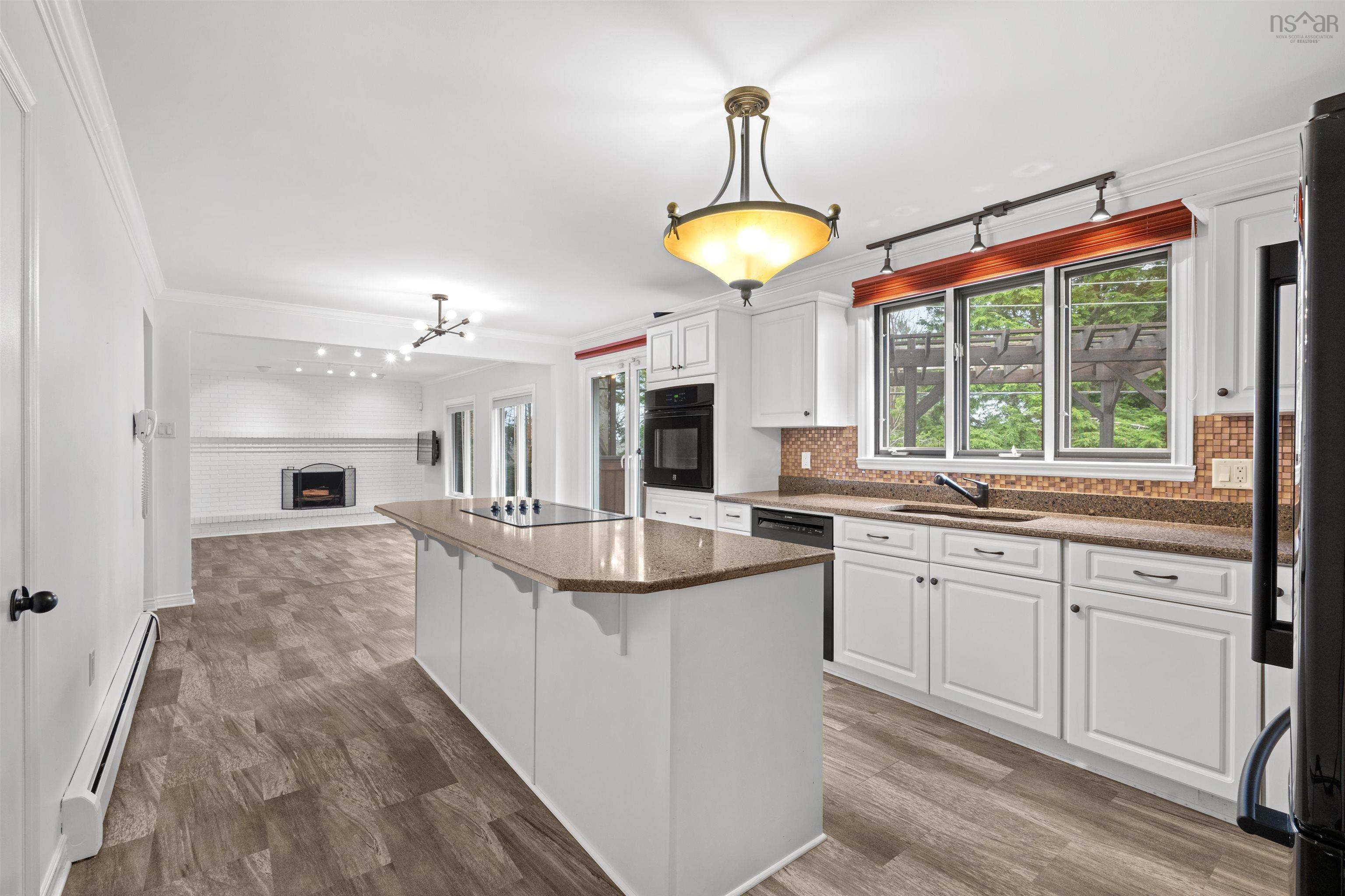 $1,075,000.00: 2 Trillium Terrace, Clayton Park