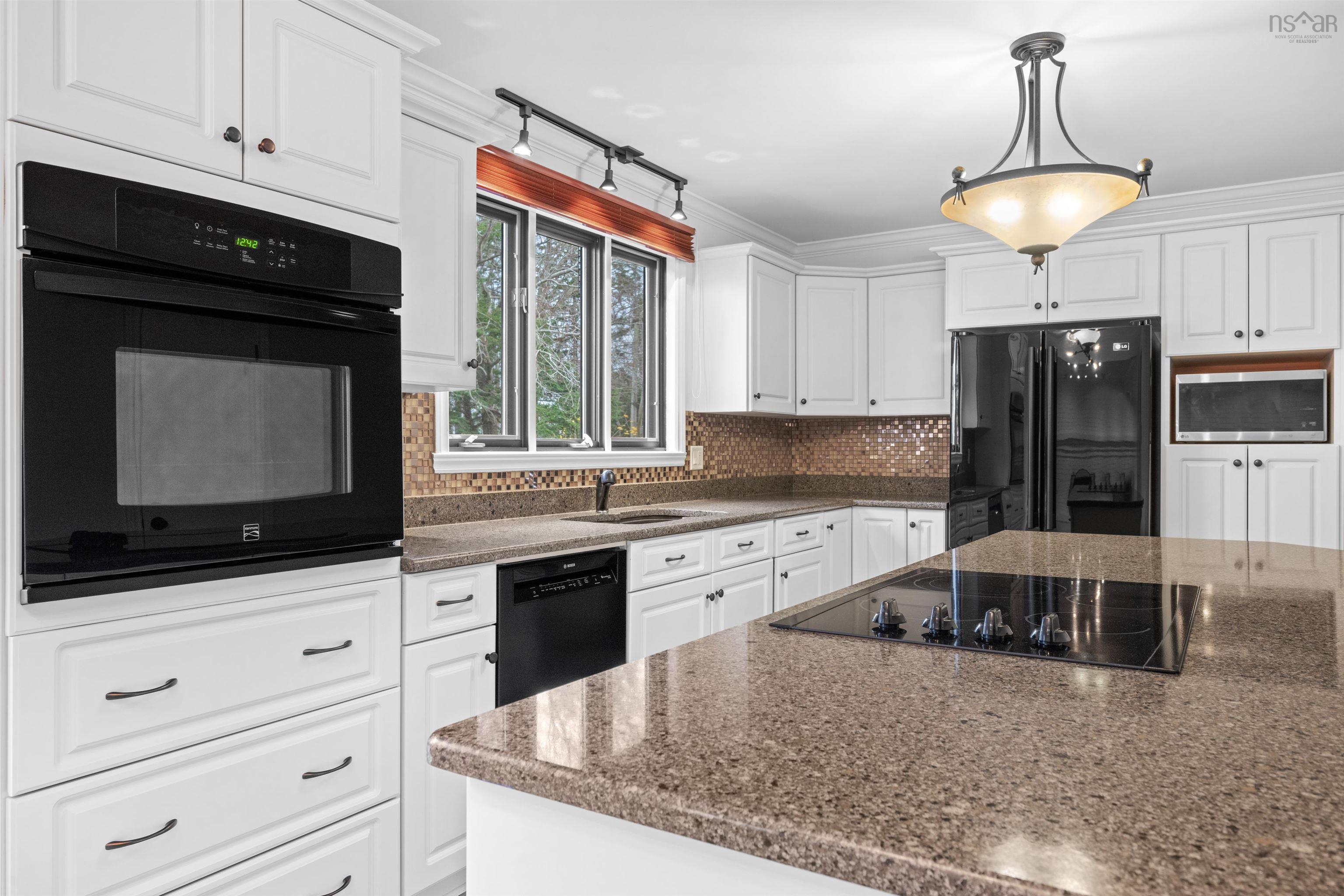 $1,075,000.00: 2 Trillium Terrace, Clayton Park
