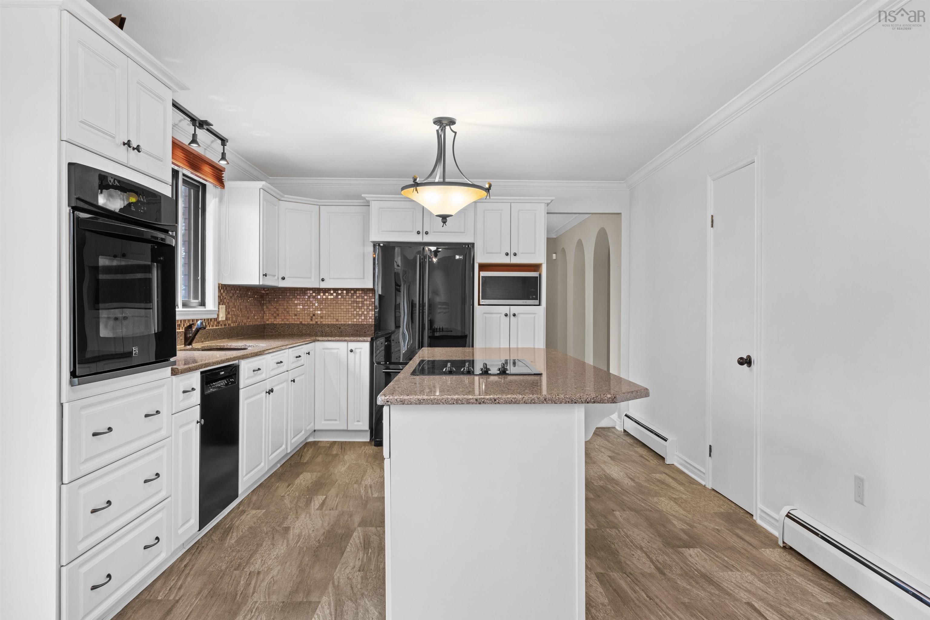 $1,075,000.00: 2 Trillium Terrace, Clayton Park