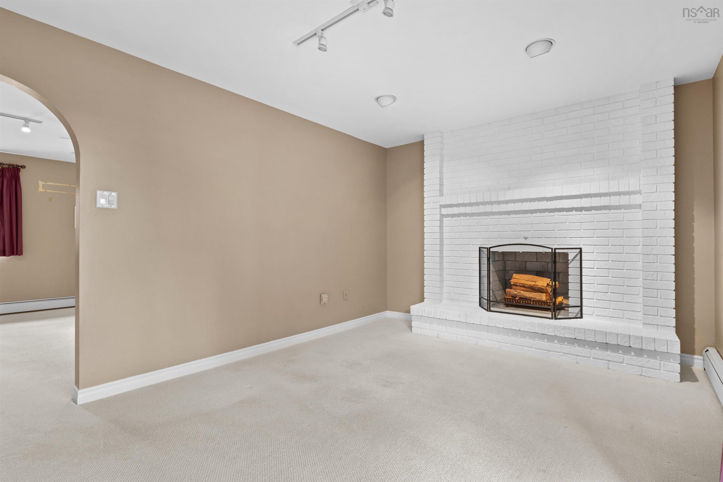 $1,075,000.00: 2 Trillium Terrace, Clayton Park