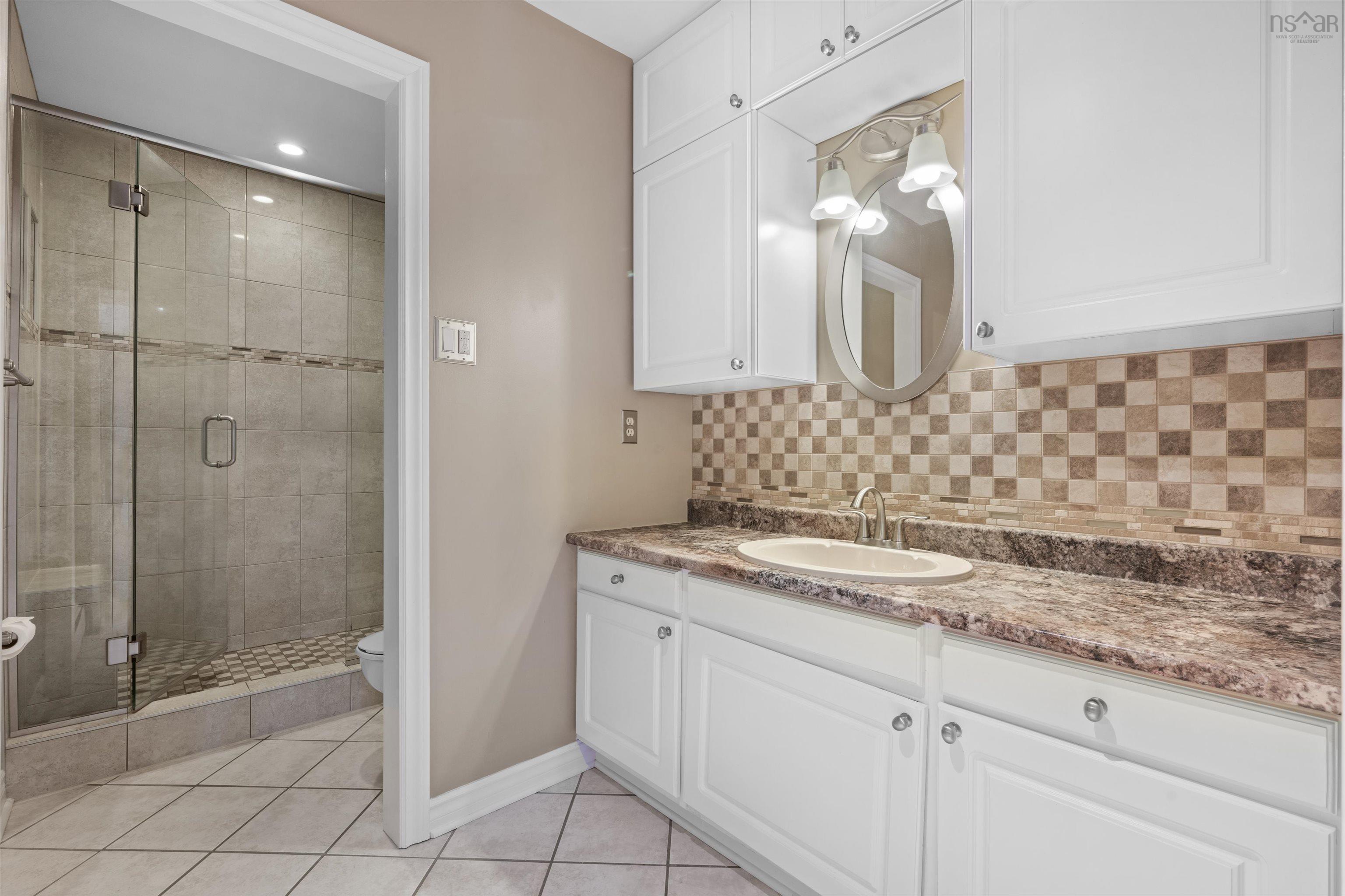 $1,075,000.00: 2 Trillium Terrace, Clayton Park