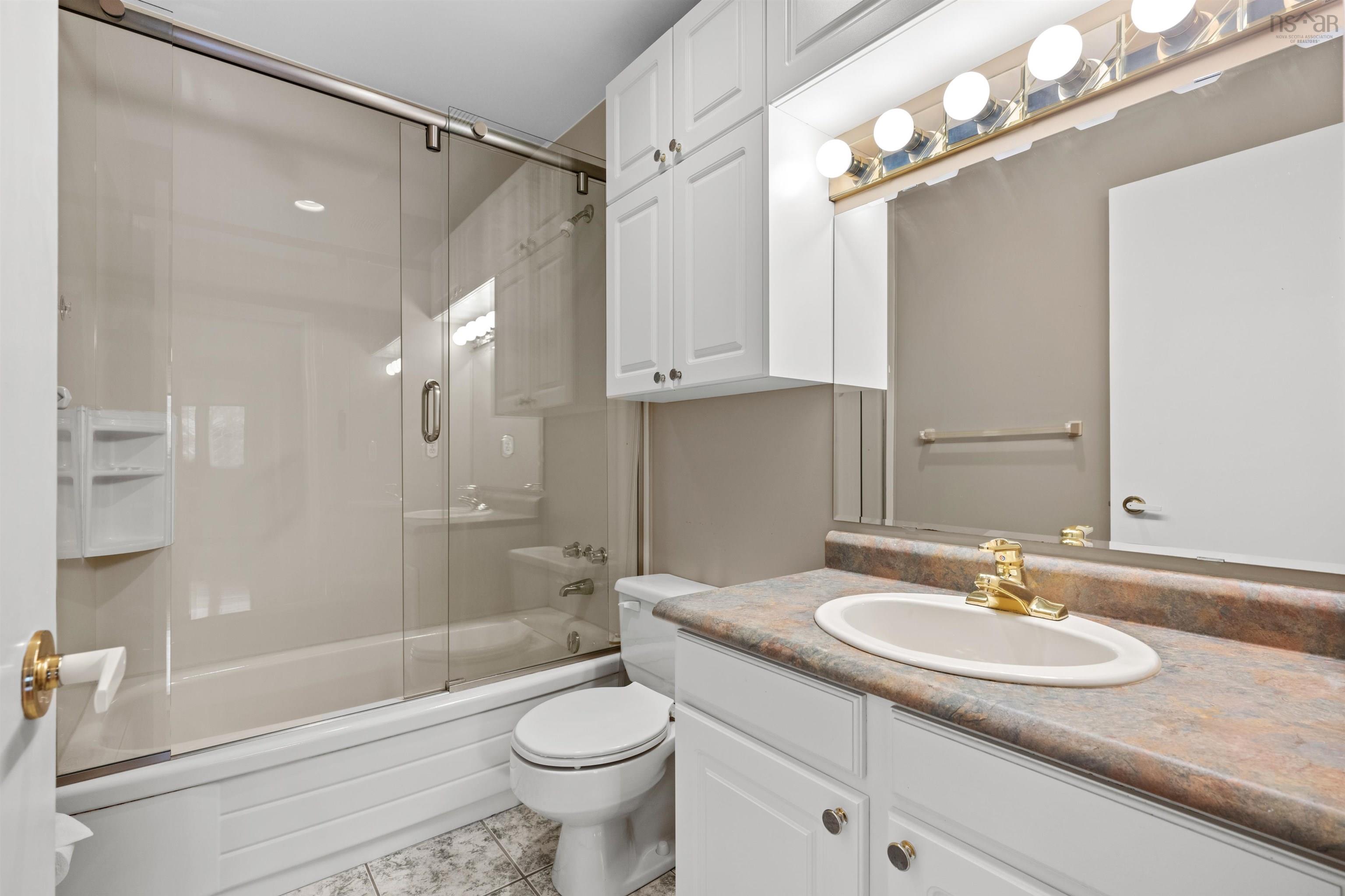 $1,075,000.00: 2 Trillium Terrace, Clayton Park