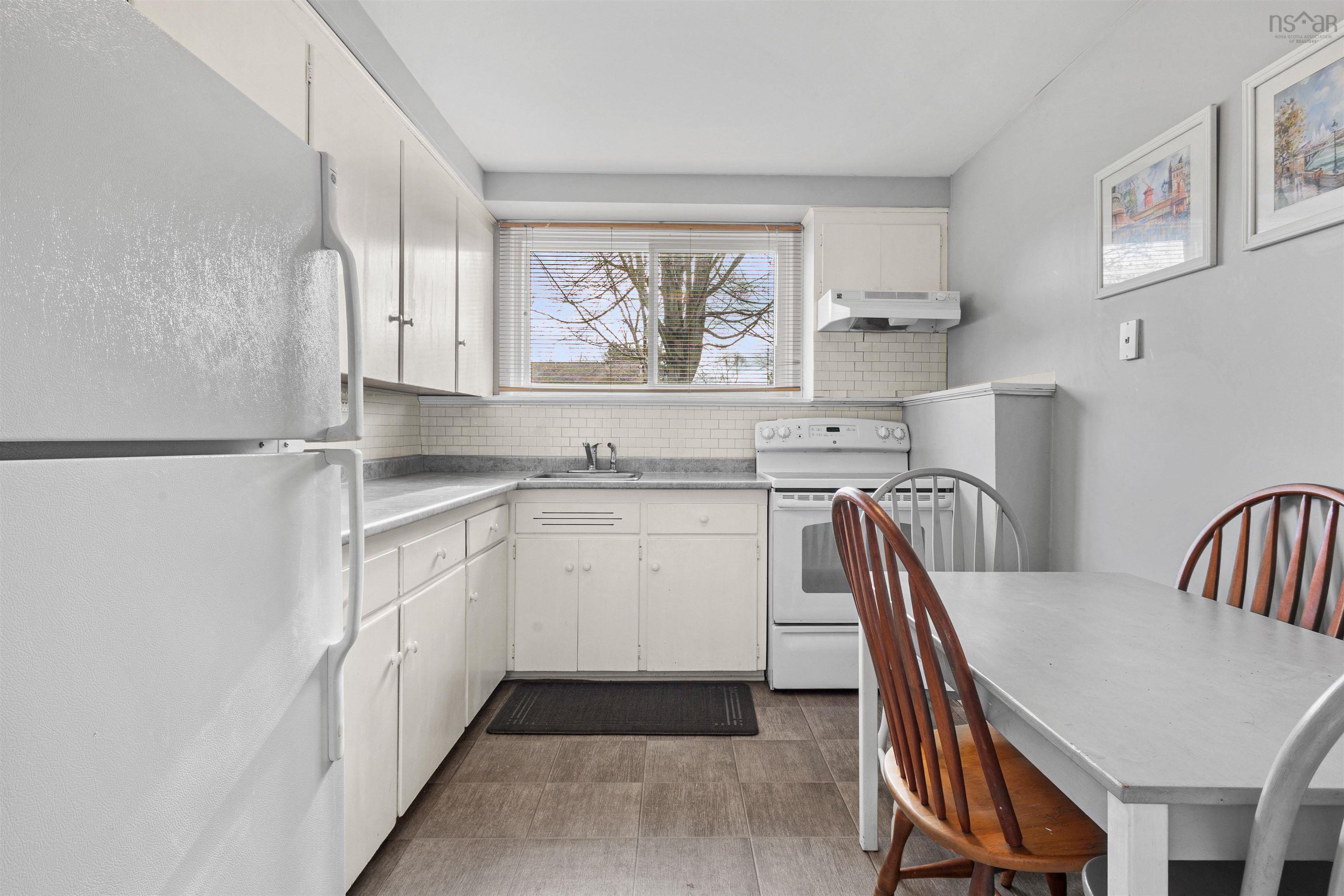 $584,900.00: 30 Anderson Street, Dartmouth