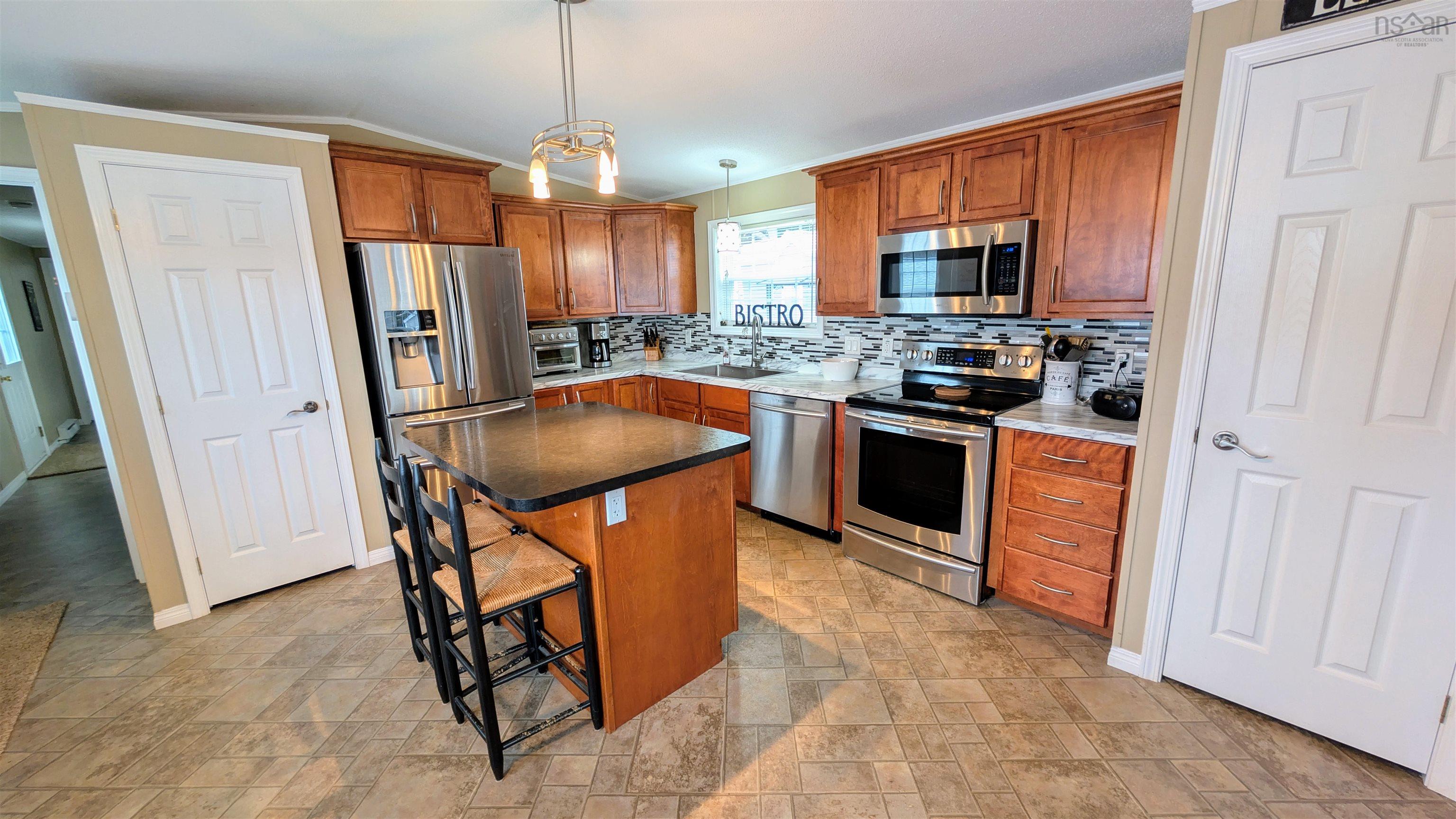 $259,900.00: 6 Lynn Court, Lower Sackville