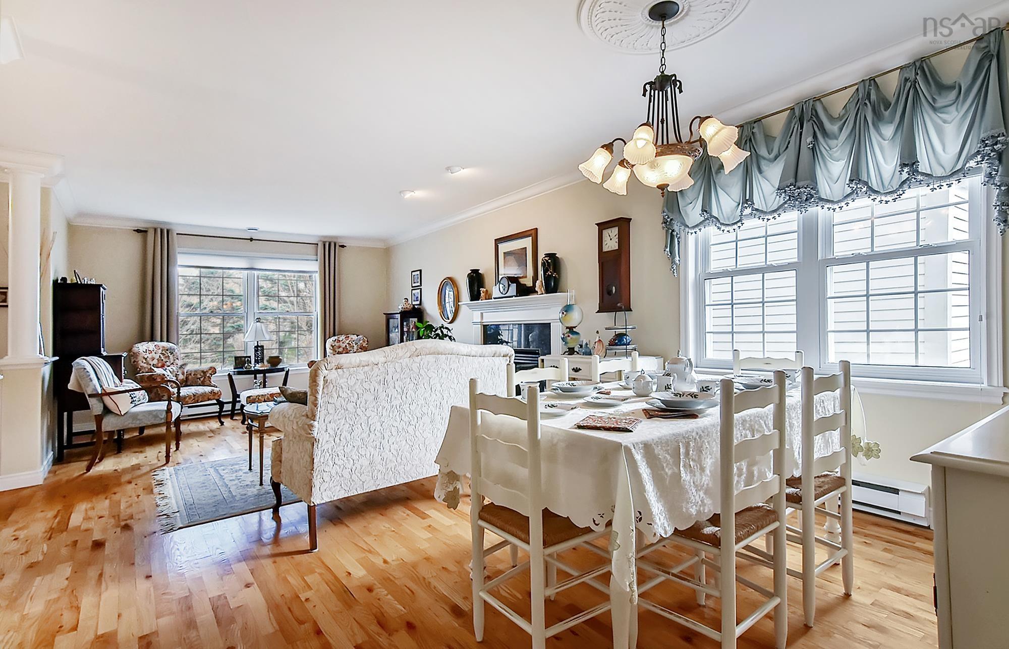$745,000.00: 8 Compass Rose Court, Bedford