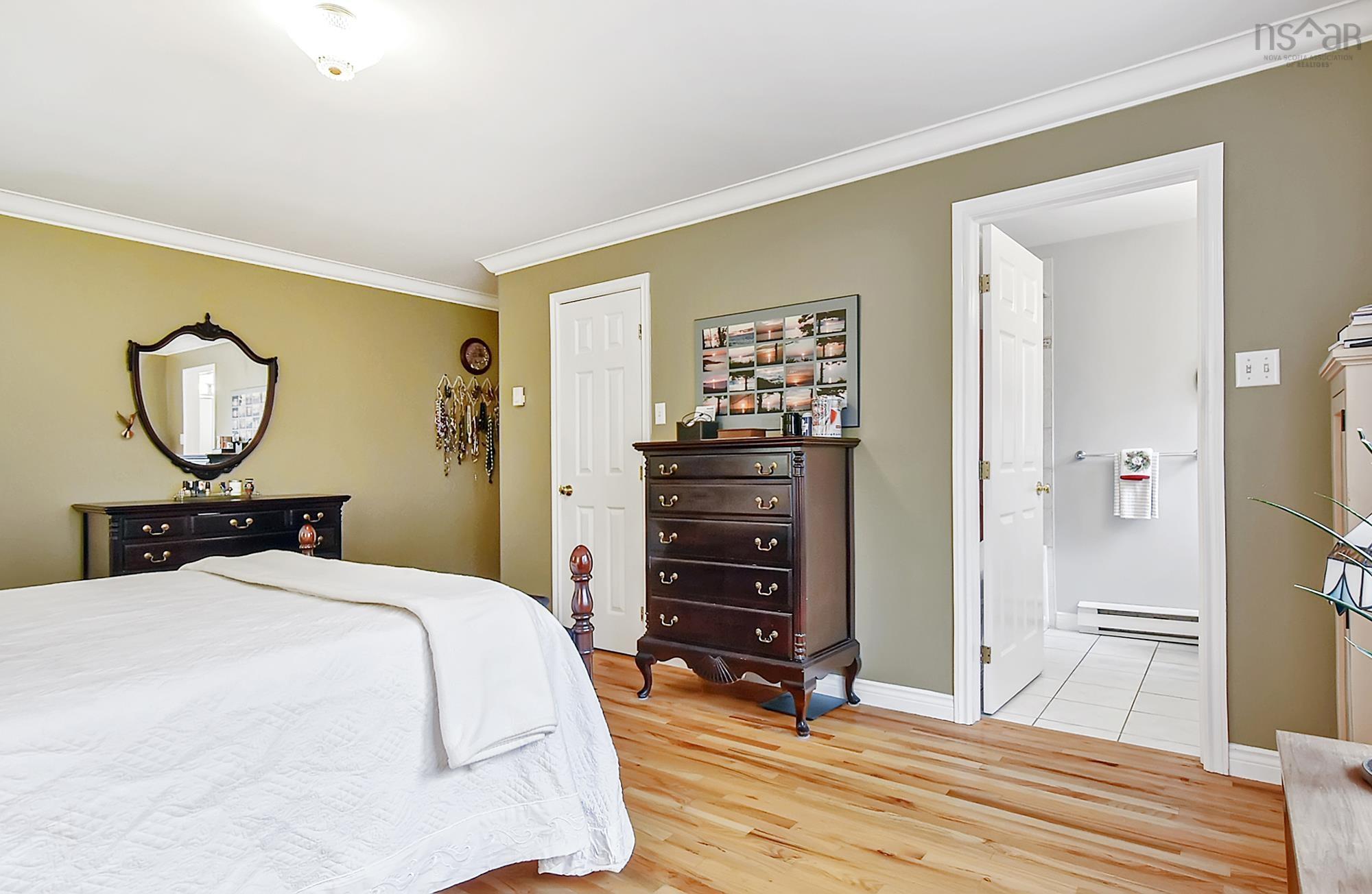 $745,000.00: 8 Compass Rose Court, Bedford