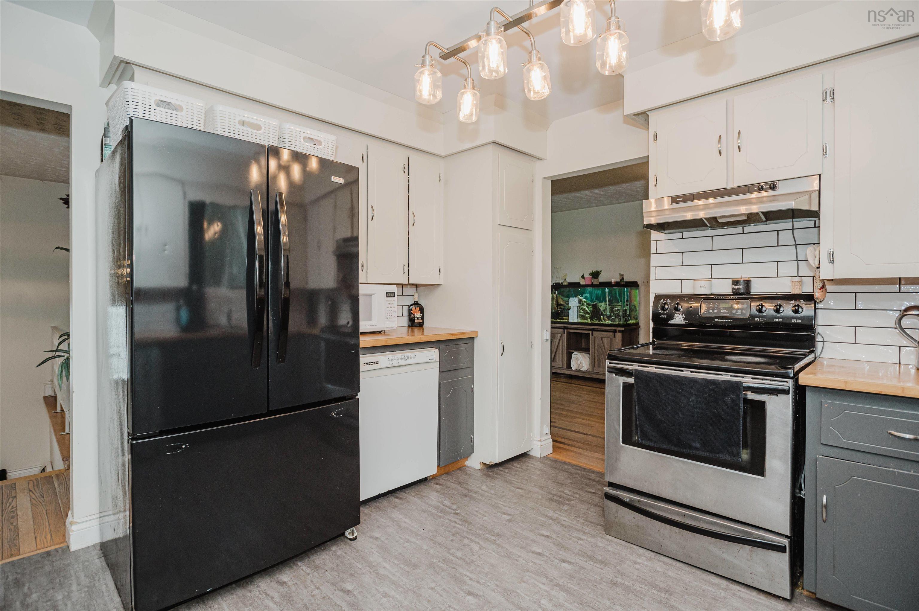 $499,999.00: 799 Terence Bay Road, Terence Bay