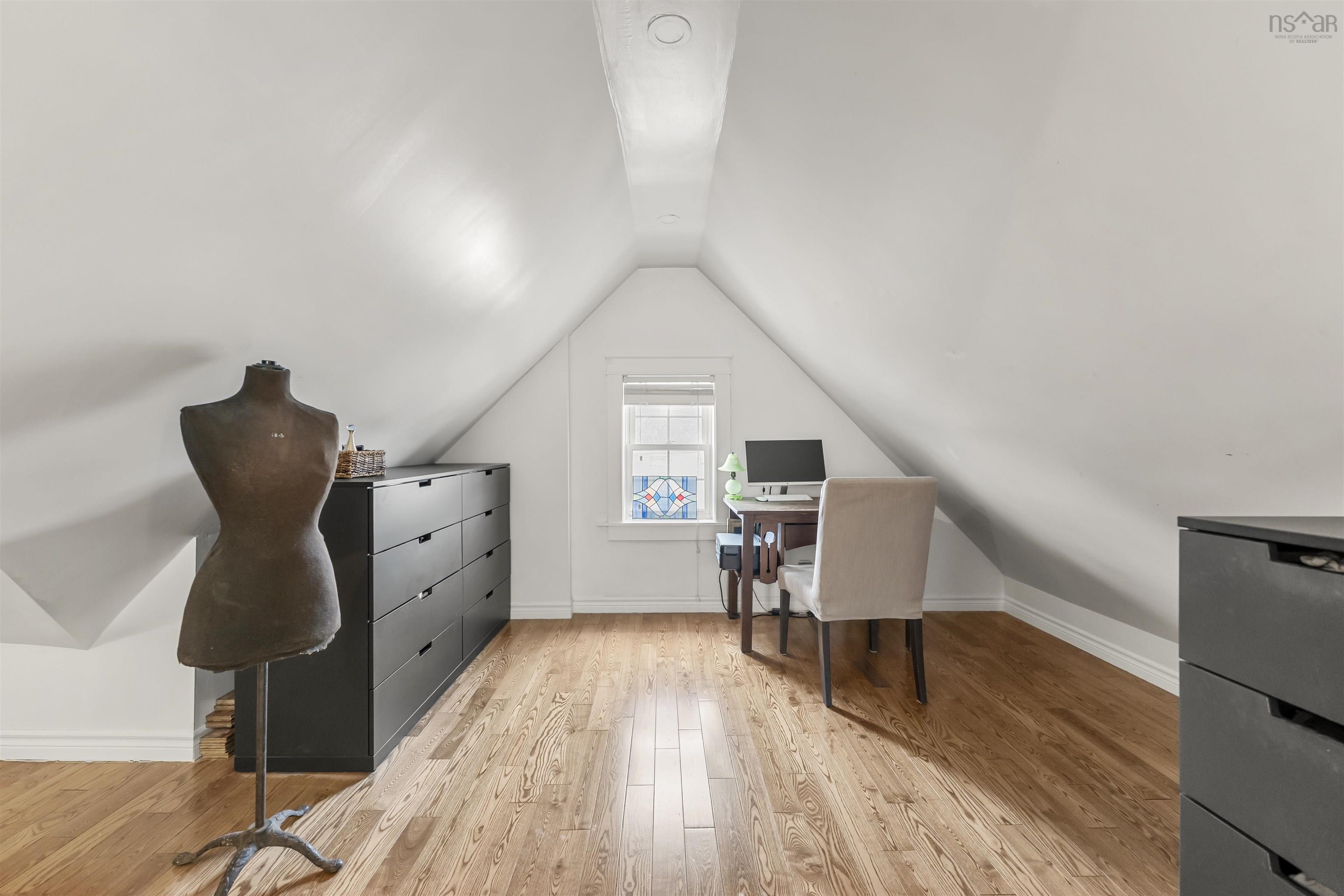 $799,900.00: 5537 Columbus Place, Halifax