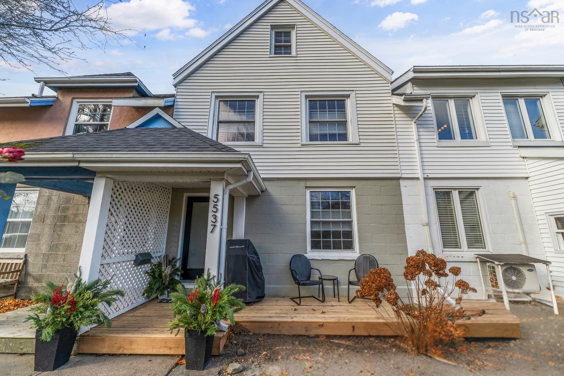 $799,900.00: 5537 Columbus Place, Halifax