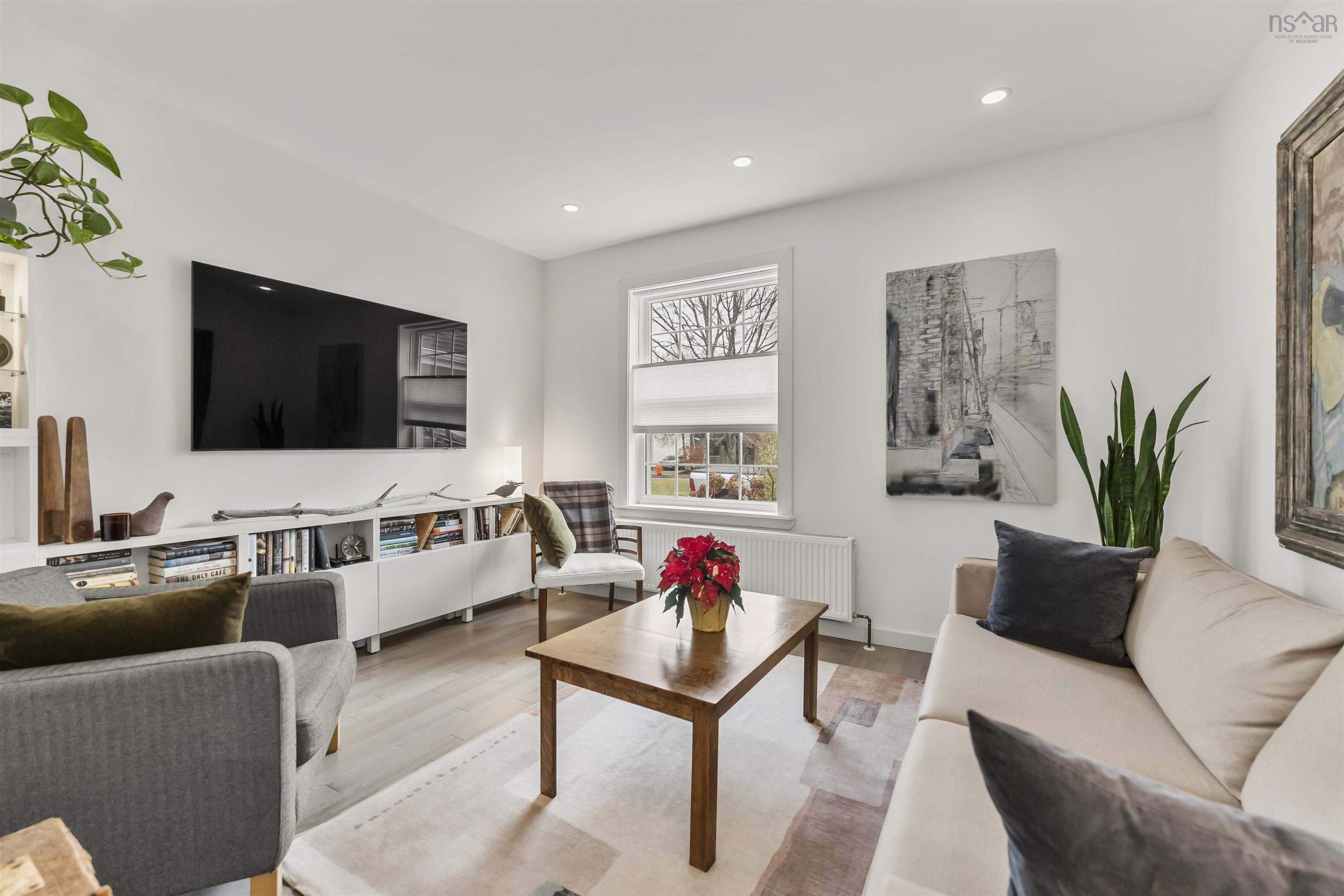 $799,900.00: 5537 Columbus Place, Halifax