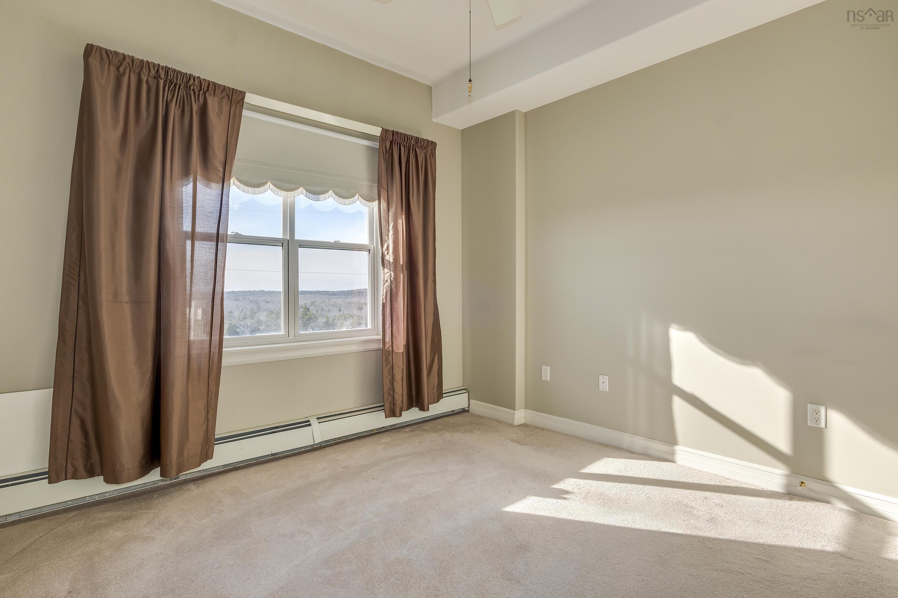 $549,000.00: 416 767 Parkland Drive, Clayton Park