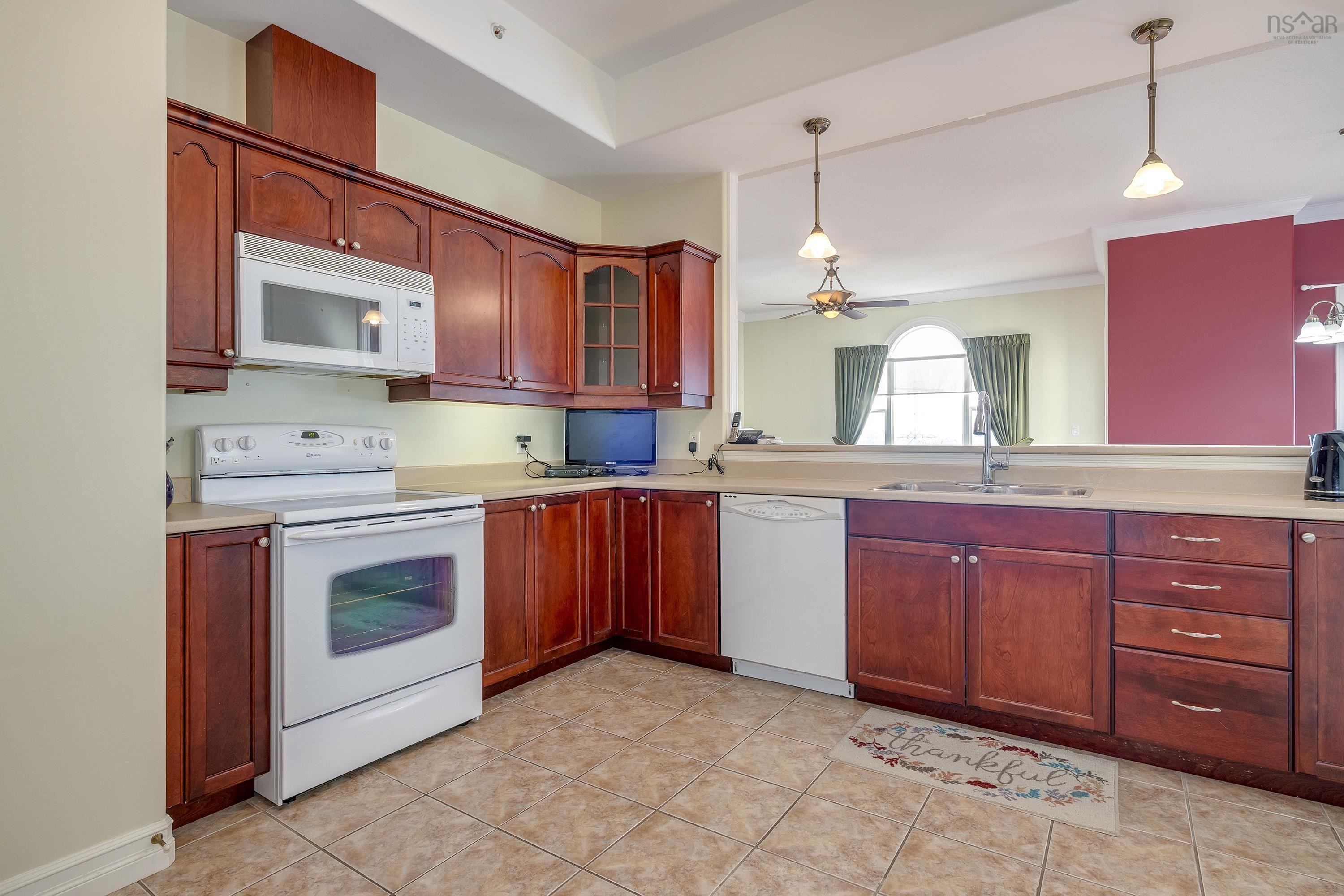 $549,000.00: 416 767 Parkland Drive, Clayton Park