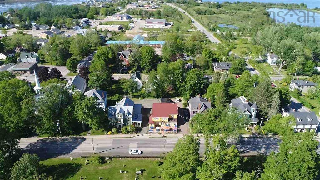 $799,000.00: 358-360 St George Street, Annapolis Royal