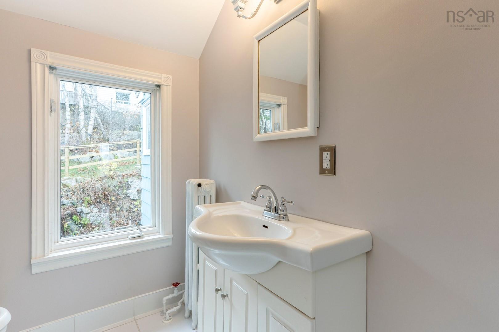 $674,900.00: 35 Fenwood Road, Halifax