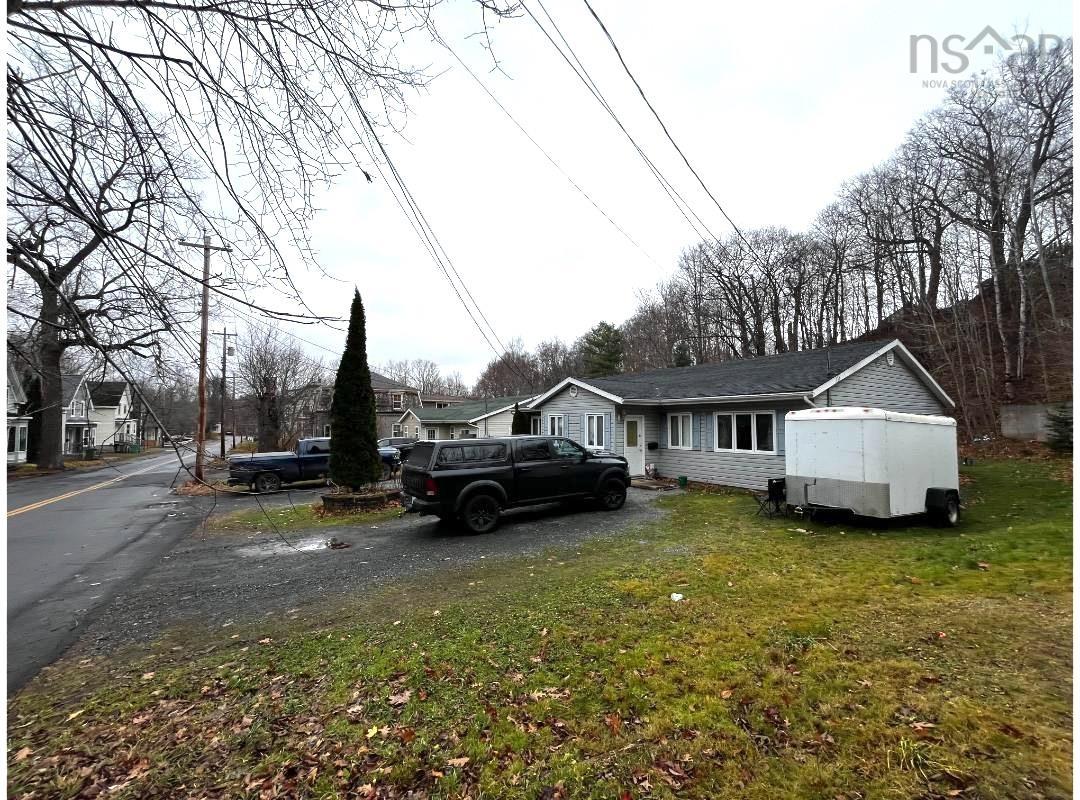 $375,000.00: 40-42 Canaan Avenue, Kentville