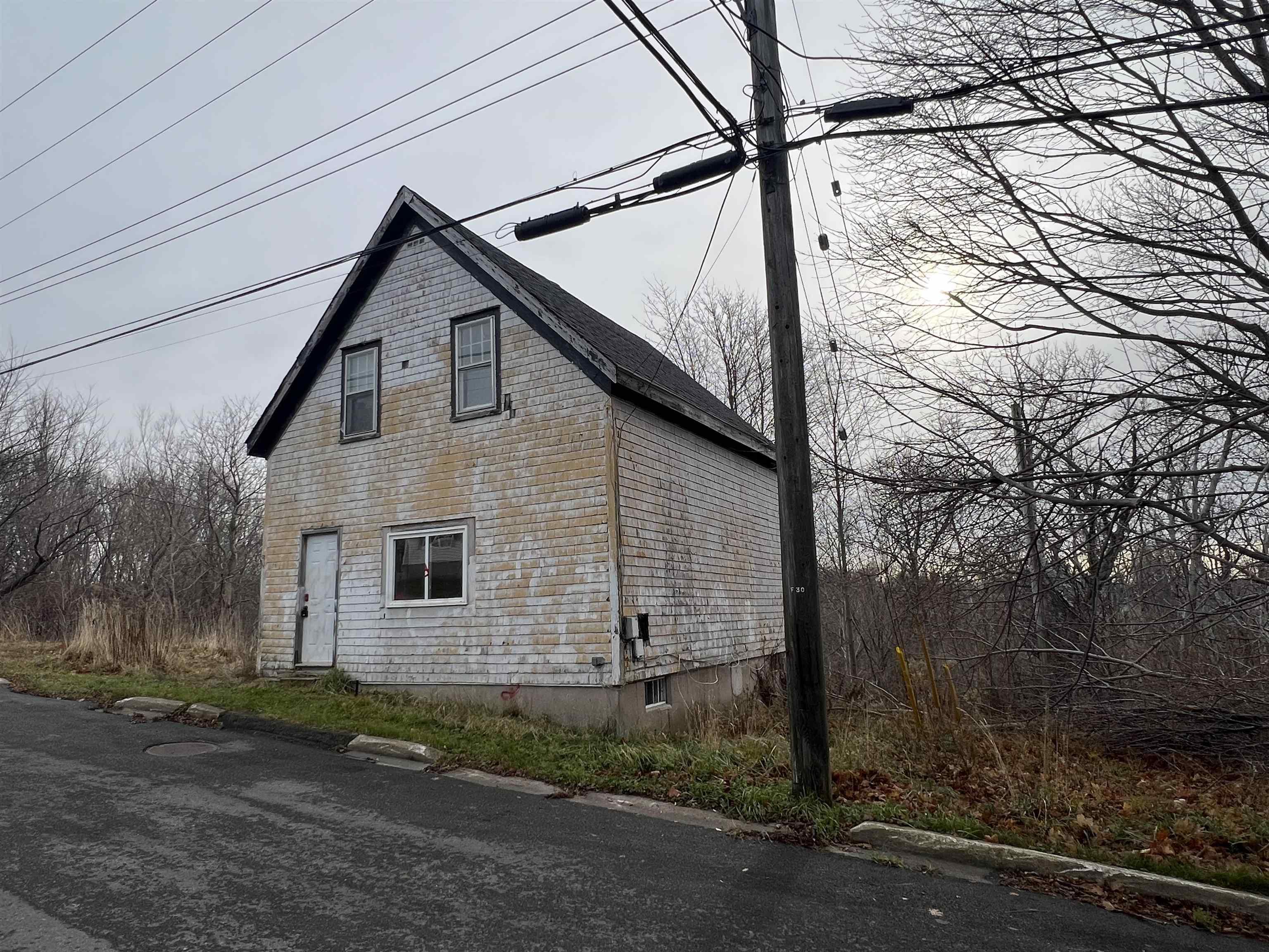 $74,000.00: 30 Oak Street, Trenton