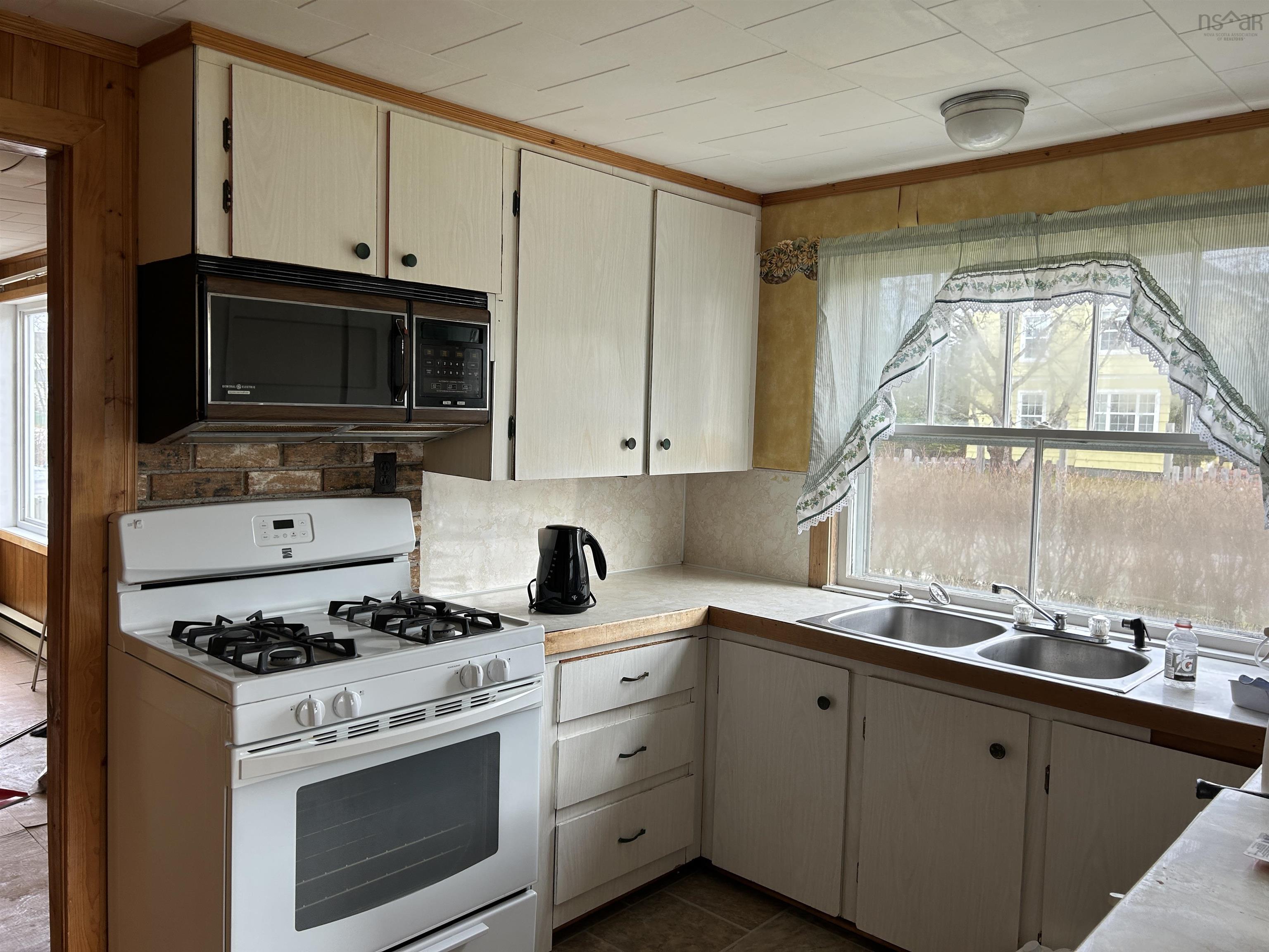 $159,000.00: 6667 Highway 3, Lower Woods Harbour