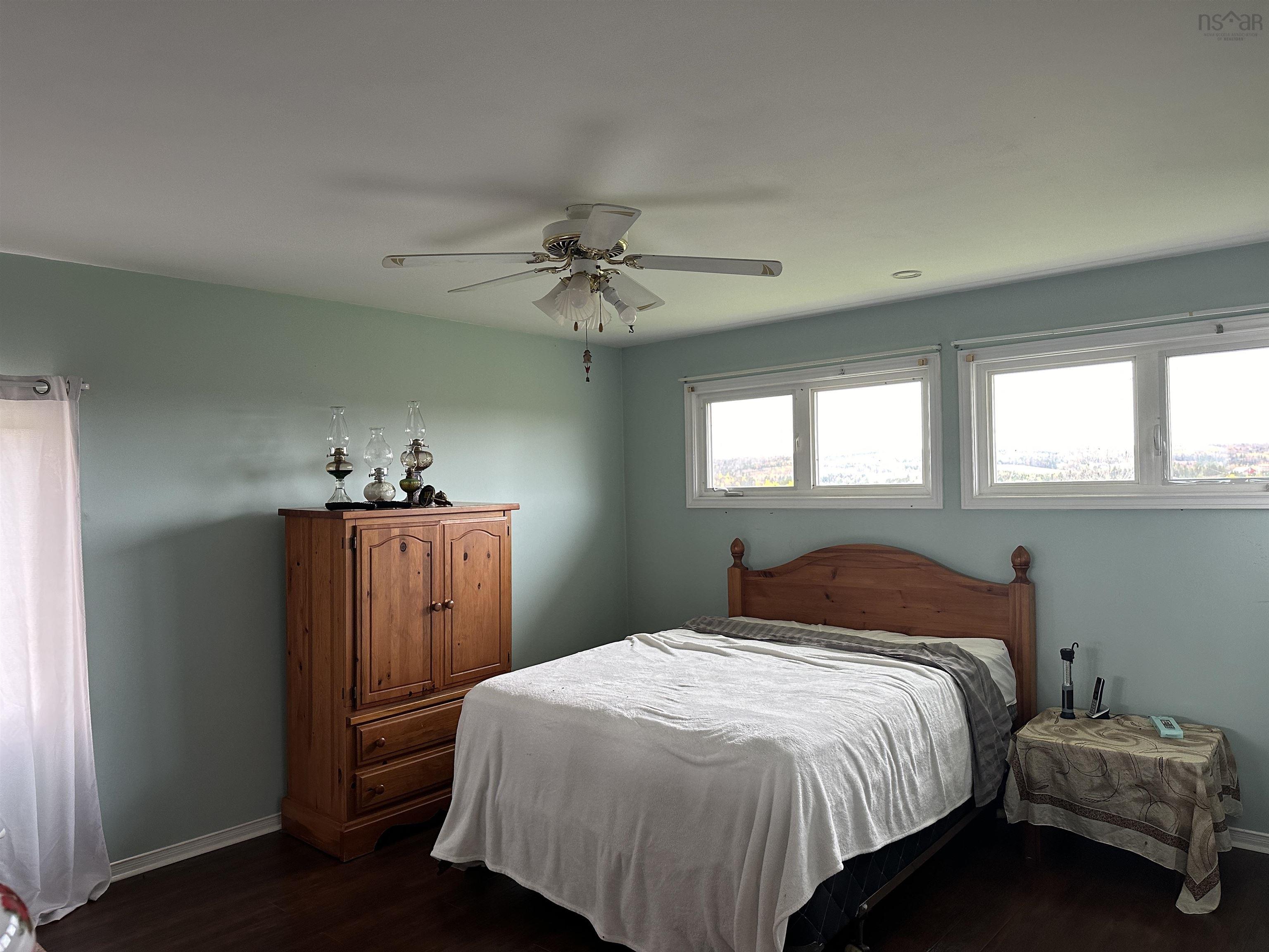 $325,000.00: 1182 Elgin Road, Elgin