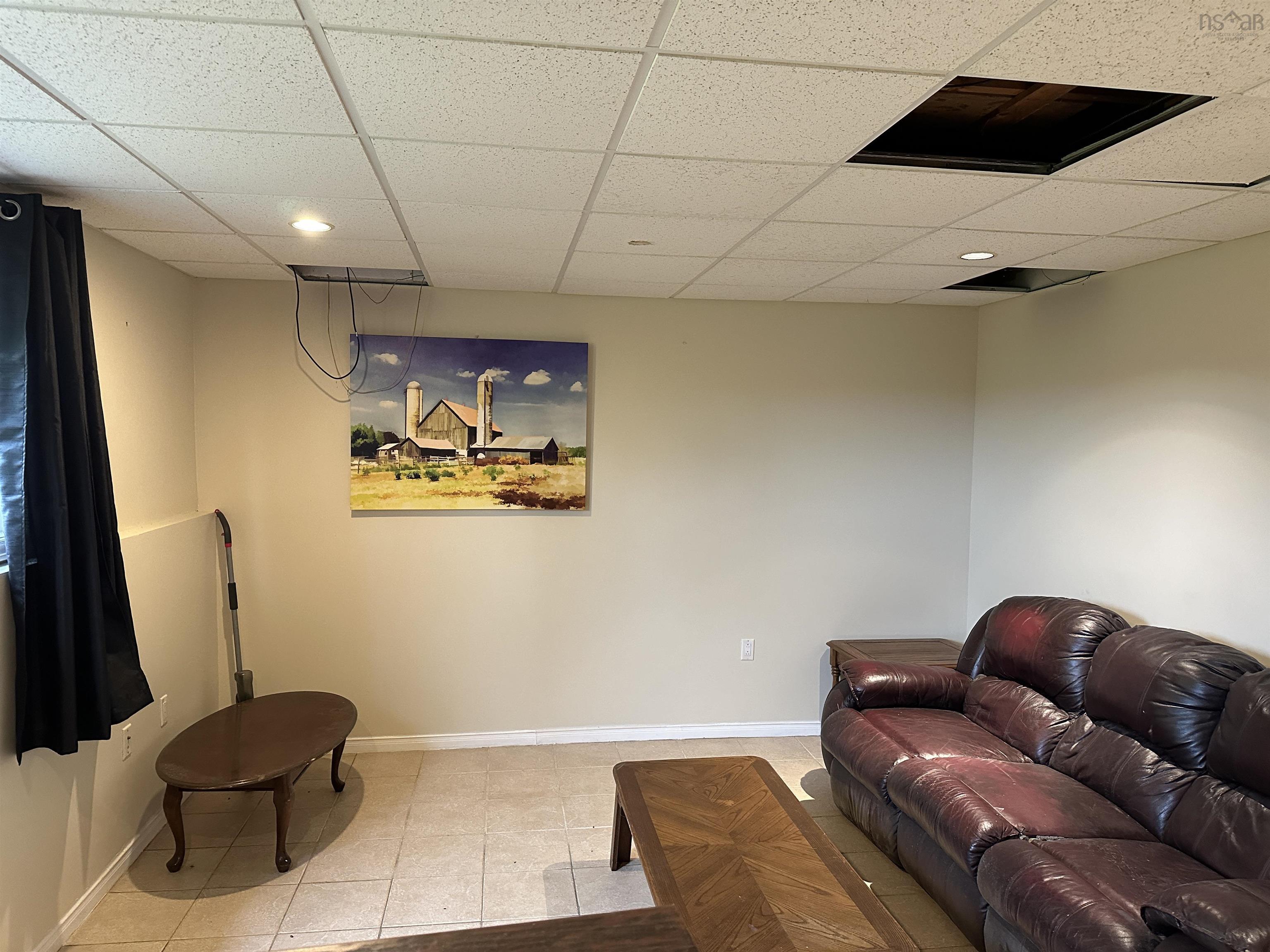 $325,000.00: 1182 Elgin Road, Elgin