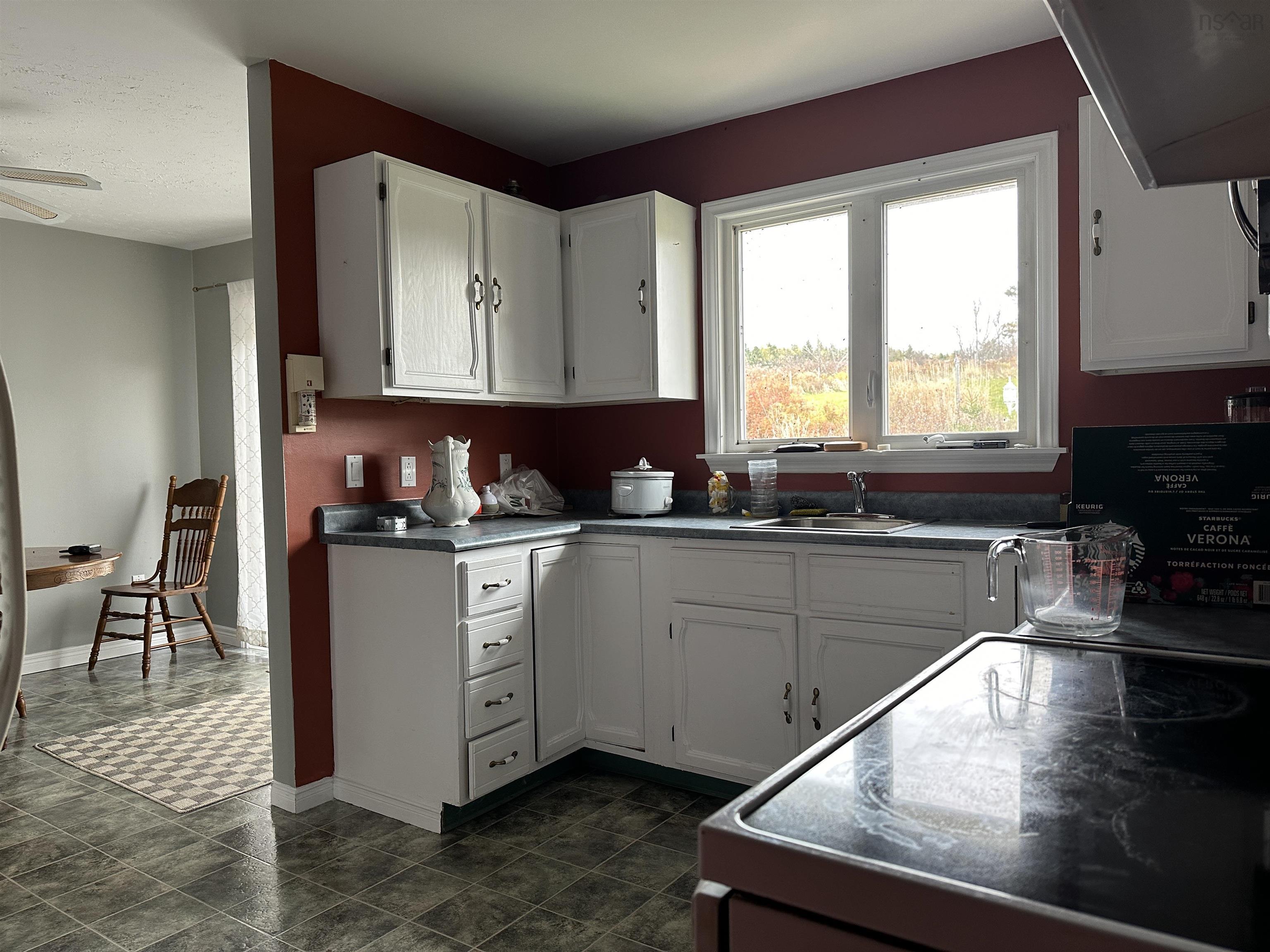 $325,000.00: 1182 Elgin Road, Elgin