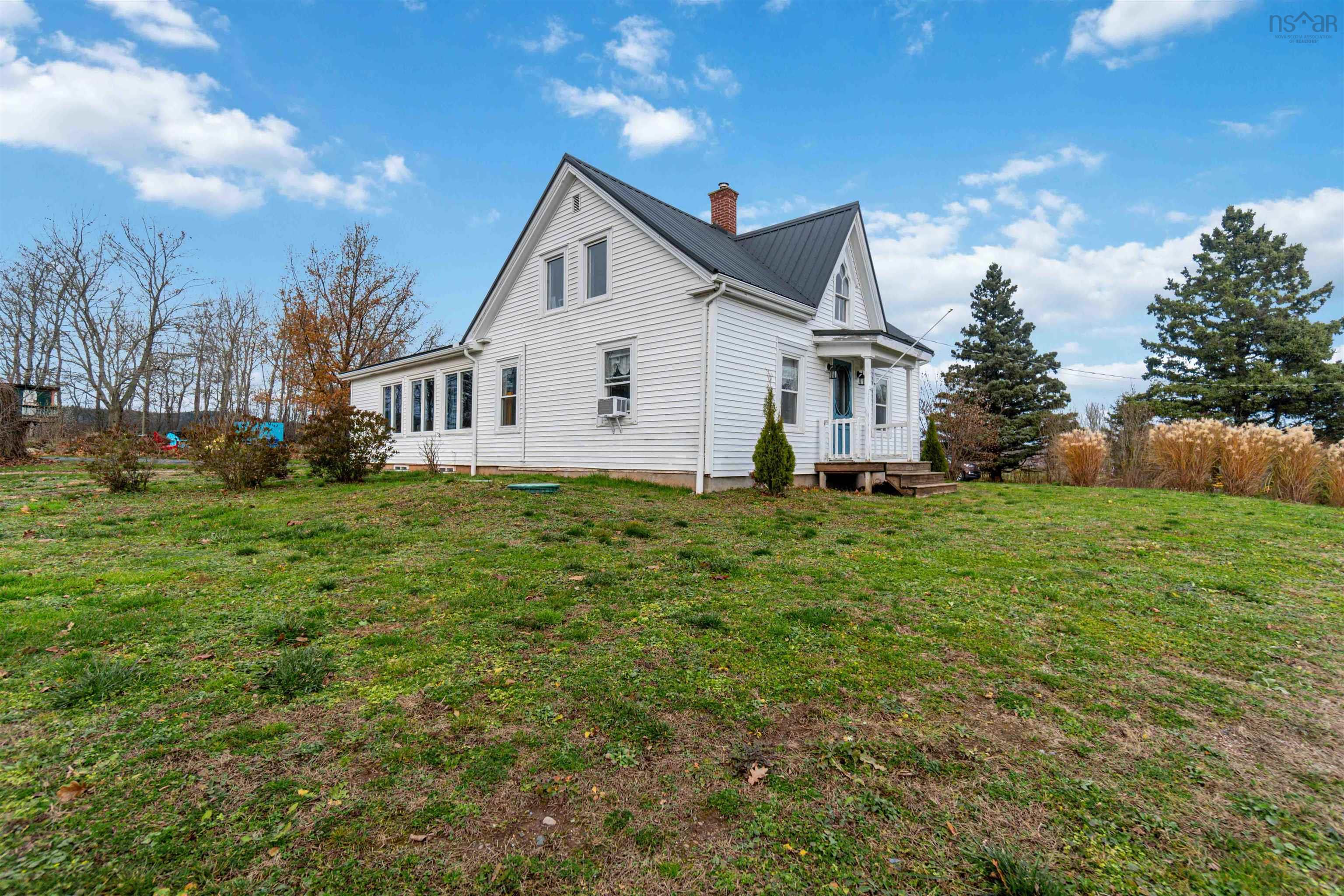 $624,900.00: 5211 Brooklyn Street, Grafton