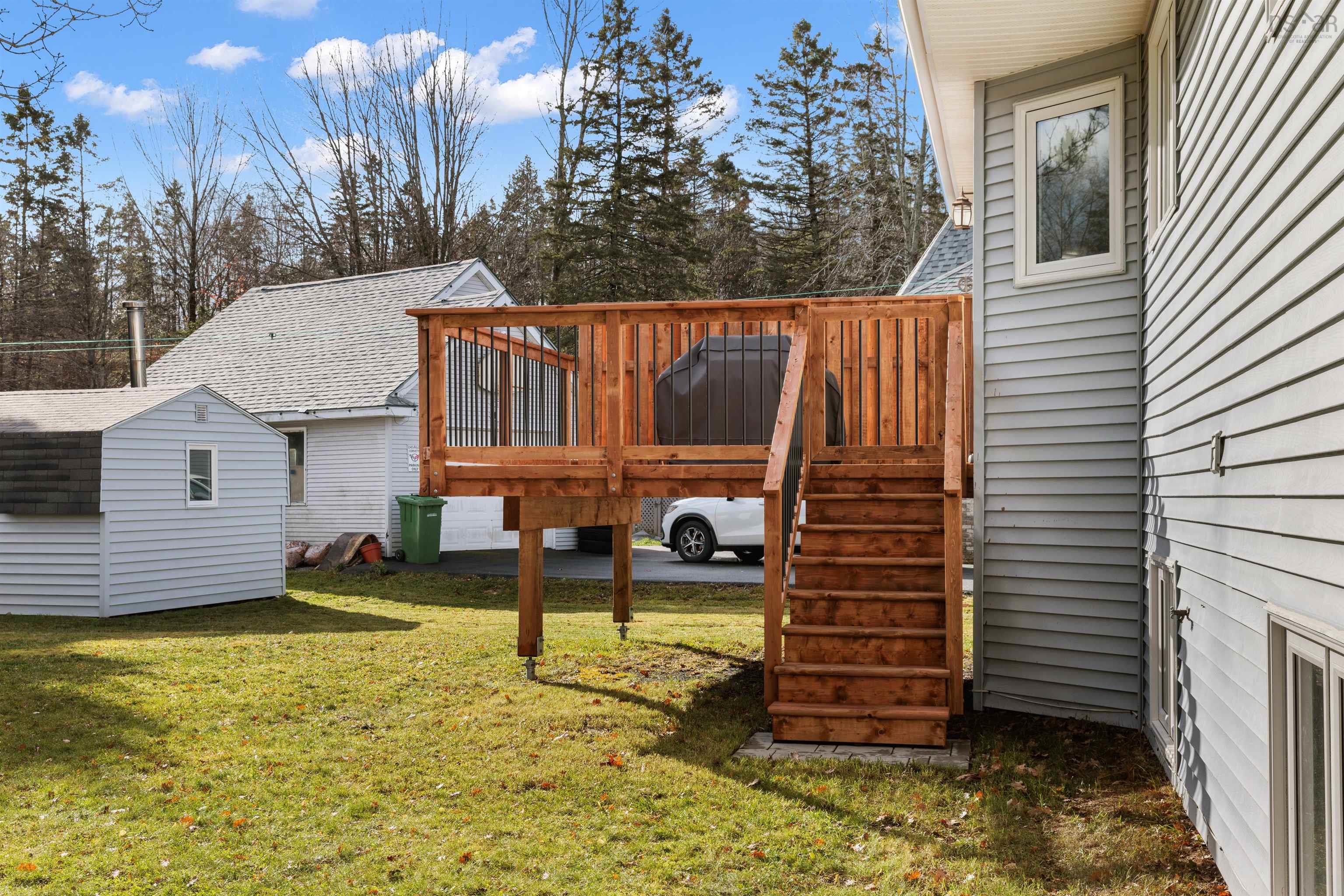$599,900.00: 10 DRESDEN Court, Sackville