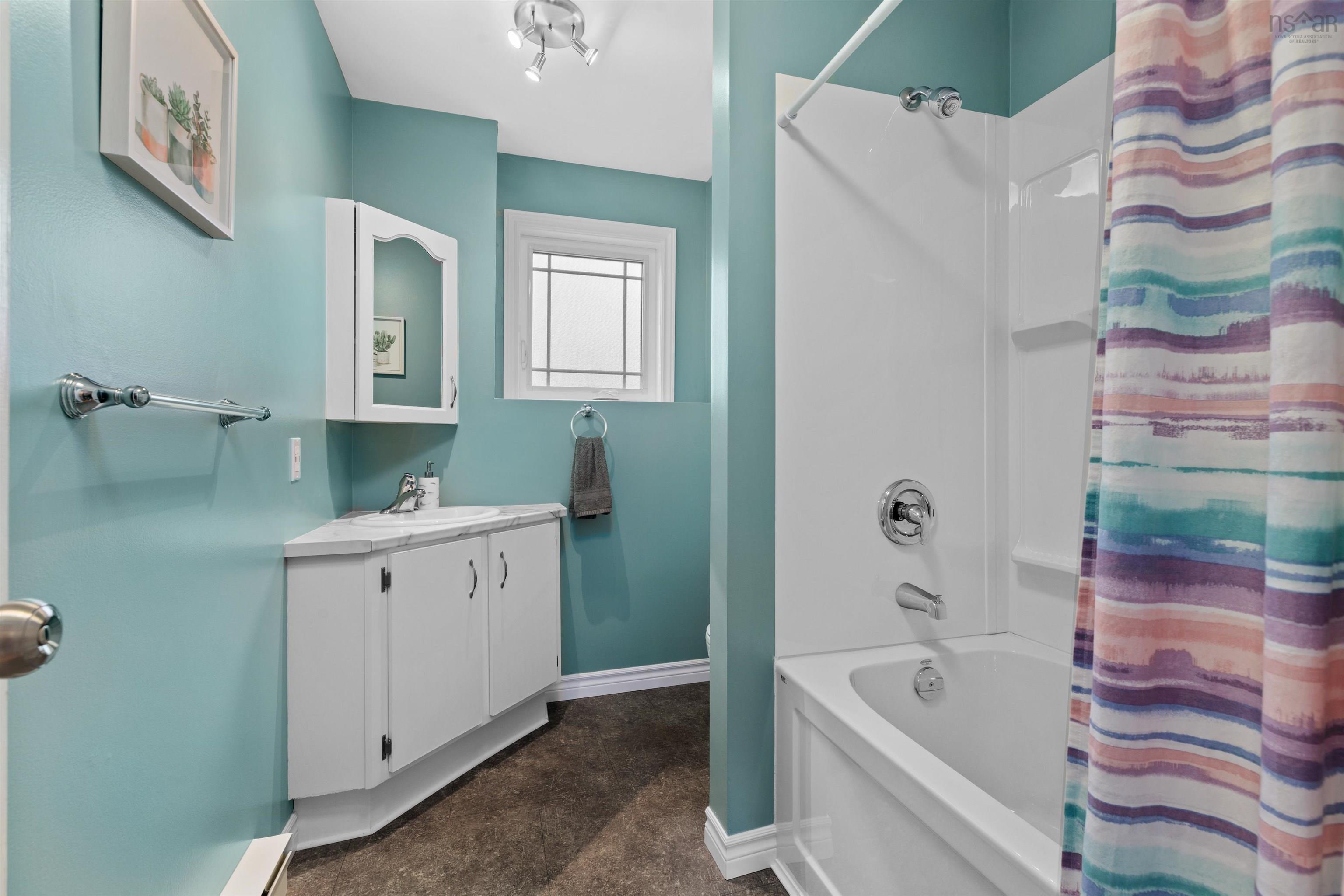 $599,900.00: 10 DRESDEN Court, Sackville