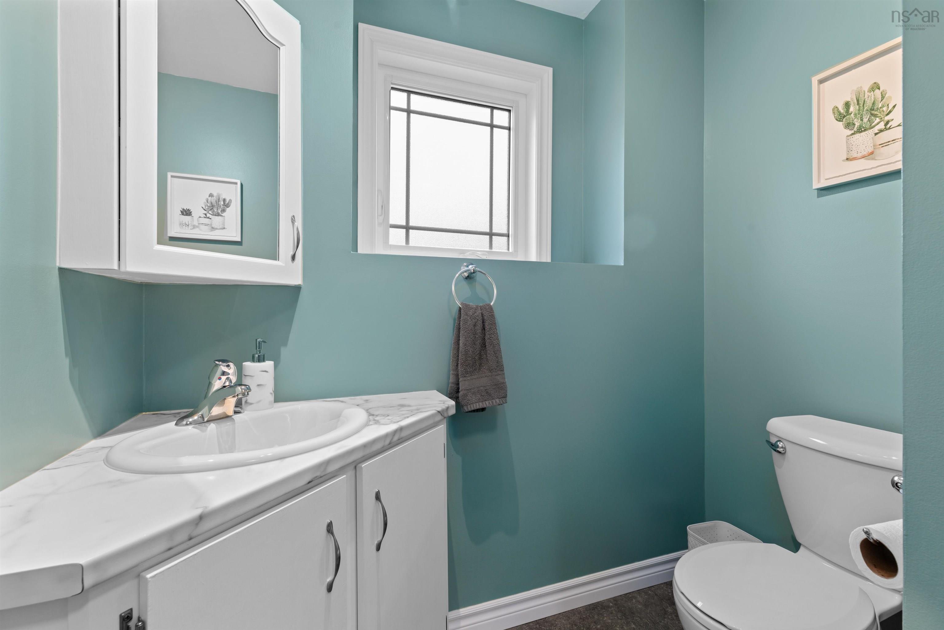 $599,900.00: 10 DRESDEN Court, Sackville