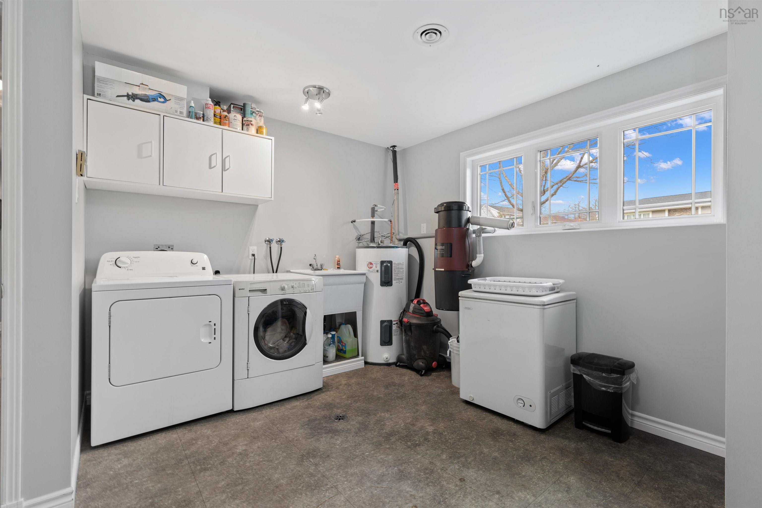 $599,900.00: 10 DRESDEN Court, Sackville