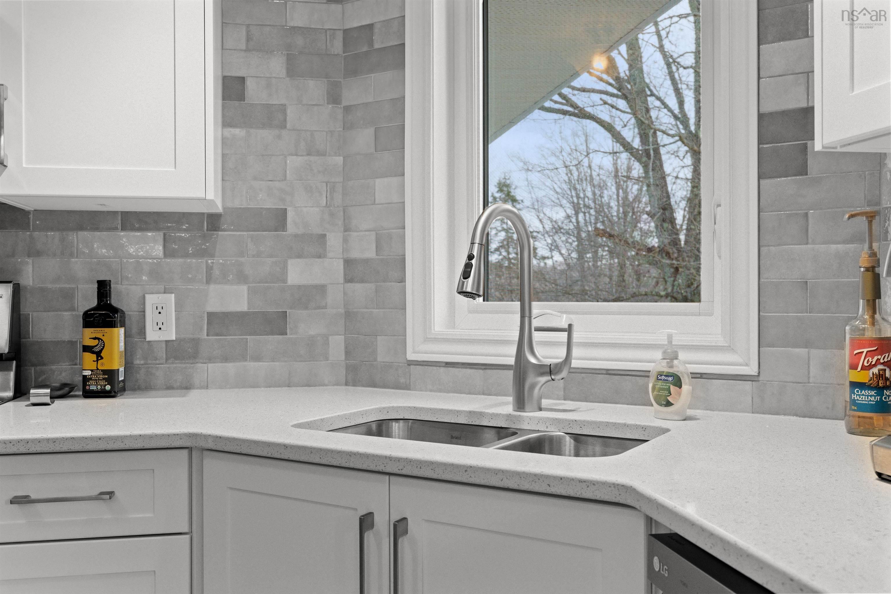 $599,900.00: 10 DRESDEN Court, Sackville