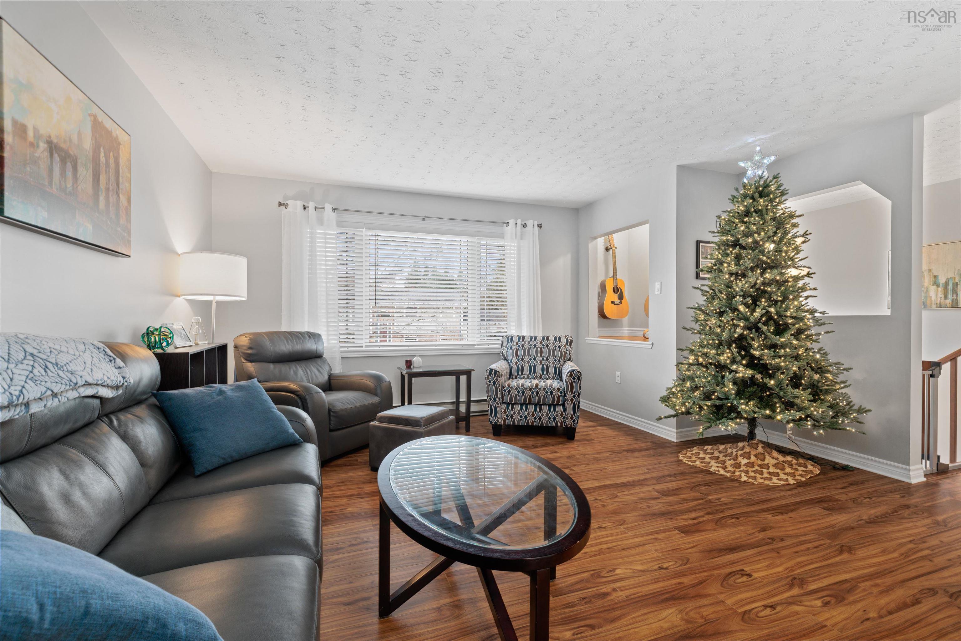 $599,900.00: 10 DRESDEN Court, Sackville