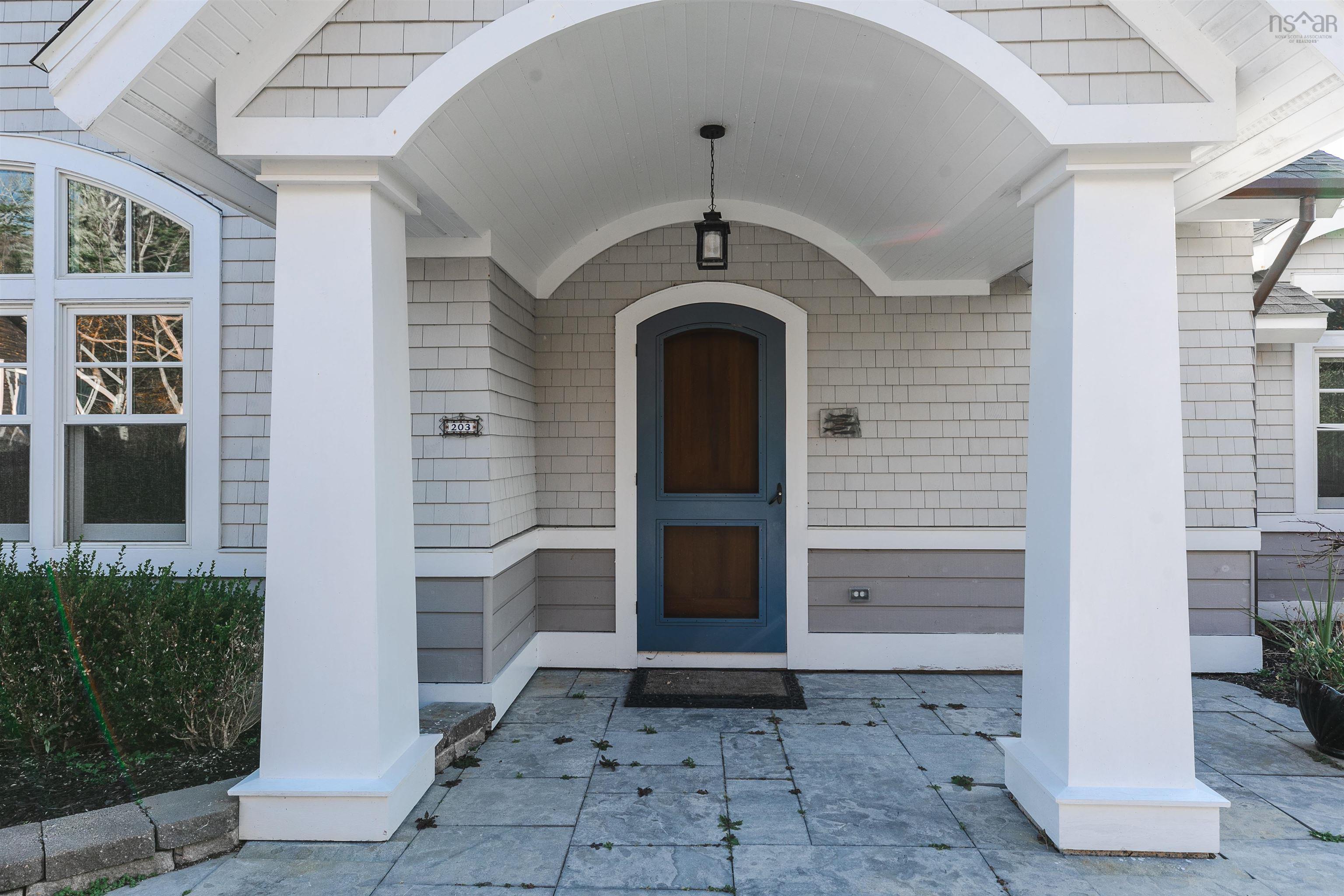 $1,319,000.00: 203 White Point Run, Northwest Cove