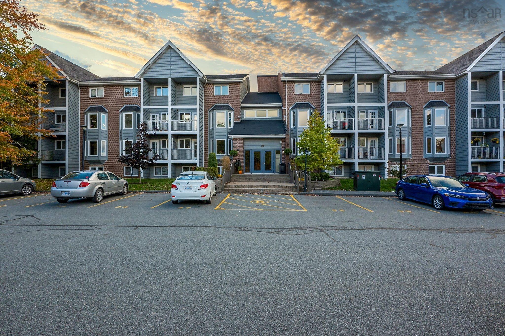 $369,900.00: 206 15 Knightsridge Drive, Halifax