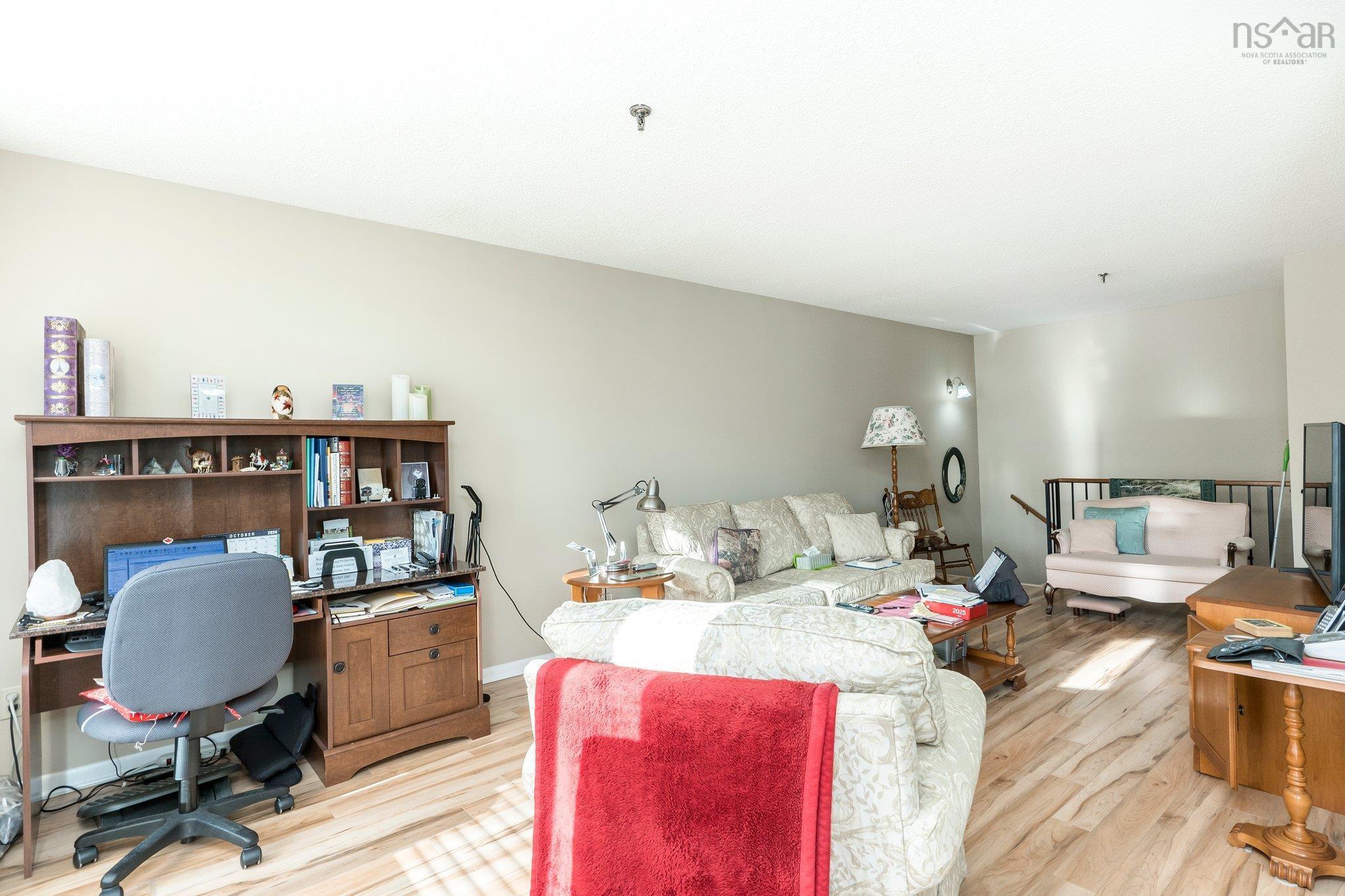 $369,900.00: 206 15 Knightsridge Drive, Halifax