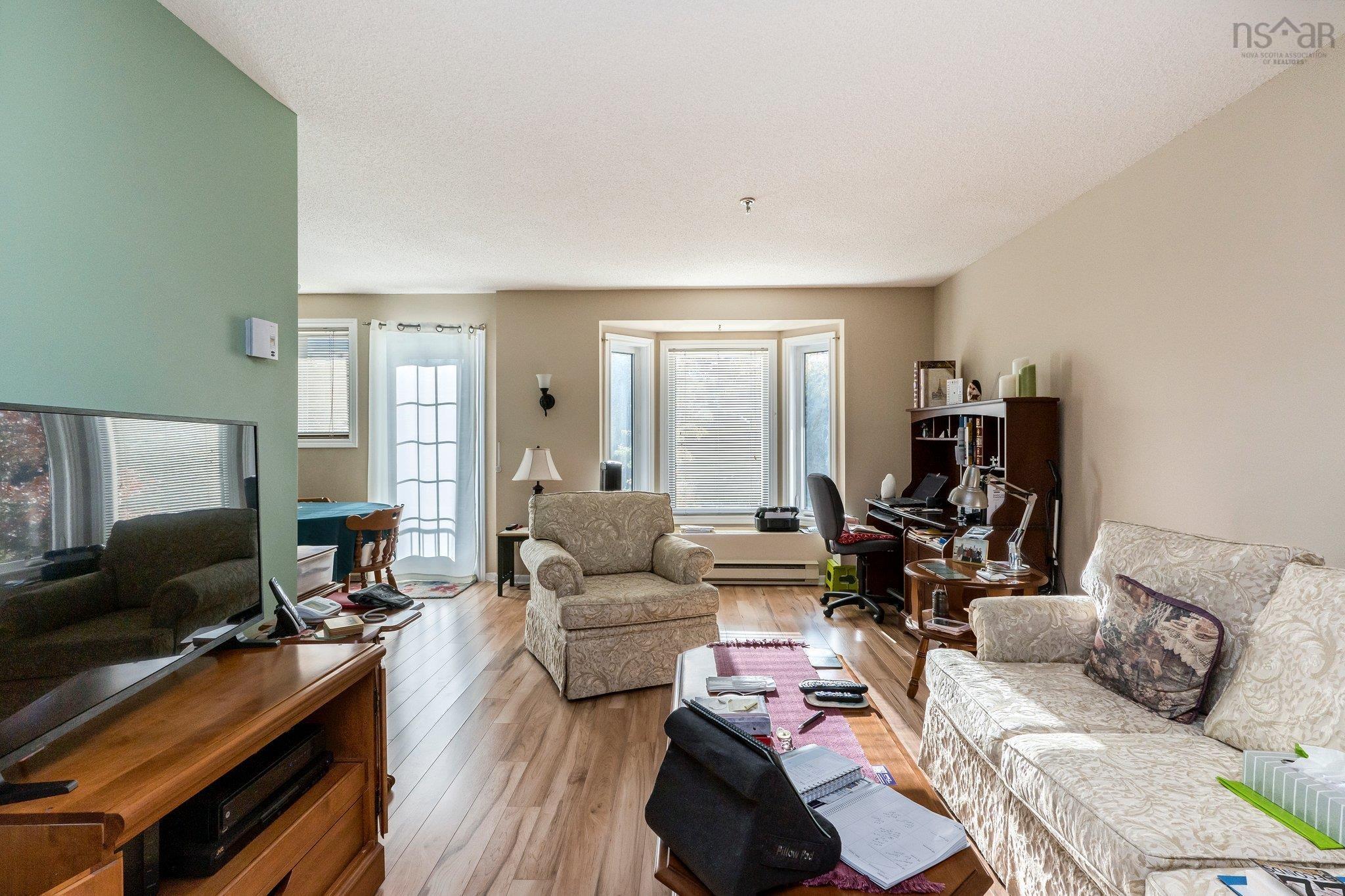 $369,900.00: 206 15 Knightsridge Drive, Halifax