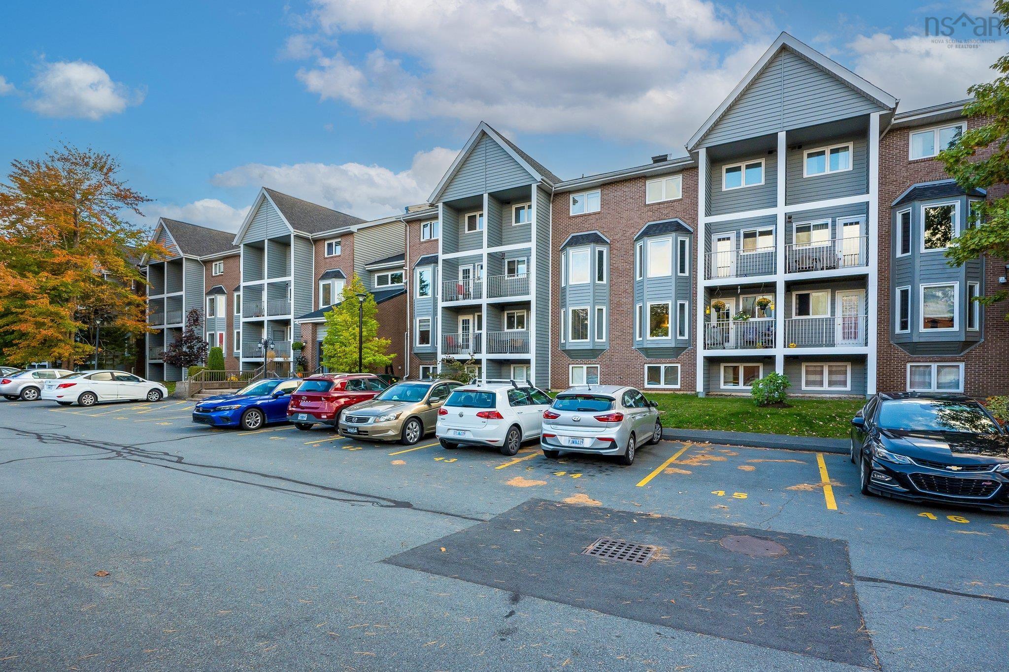 $369,900.00: 206 15 Knightsridge Drive, Halifax