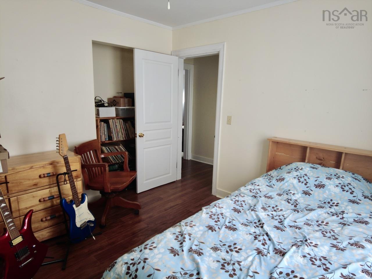 $239,500.00: 10 Rideau Street, Oxford