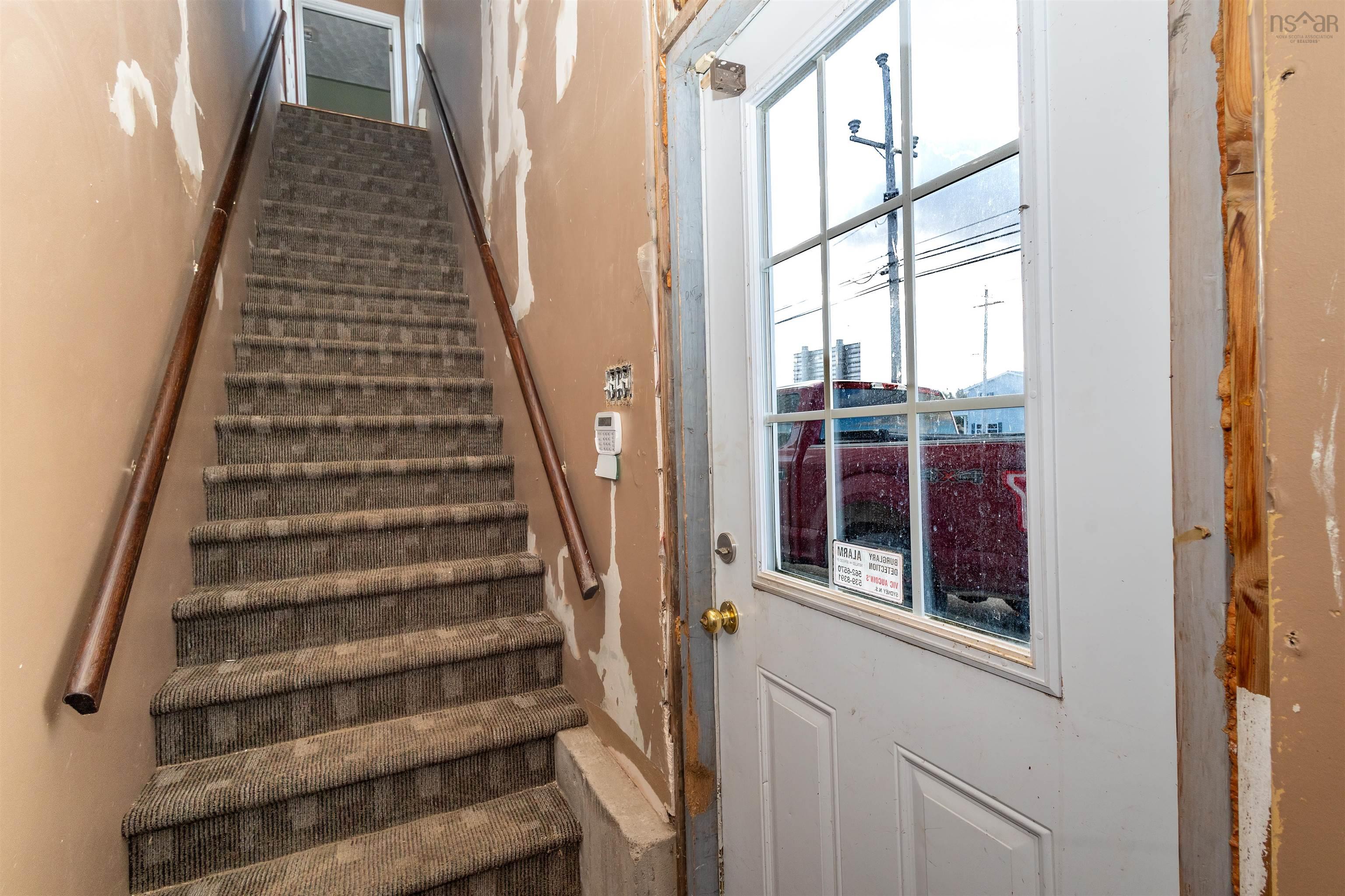 $369,000.00: 744 Keltic Drive, Point Edward