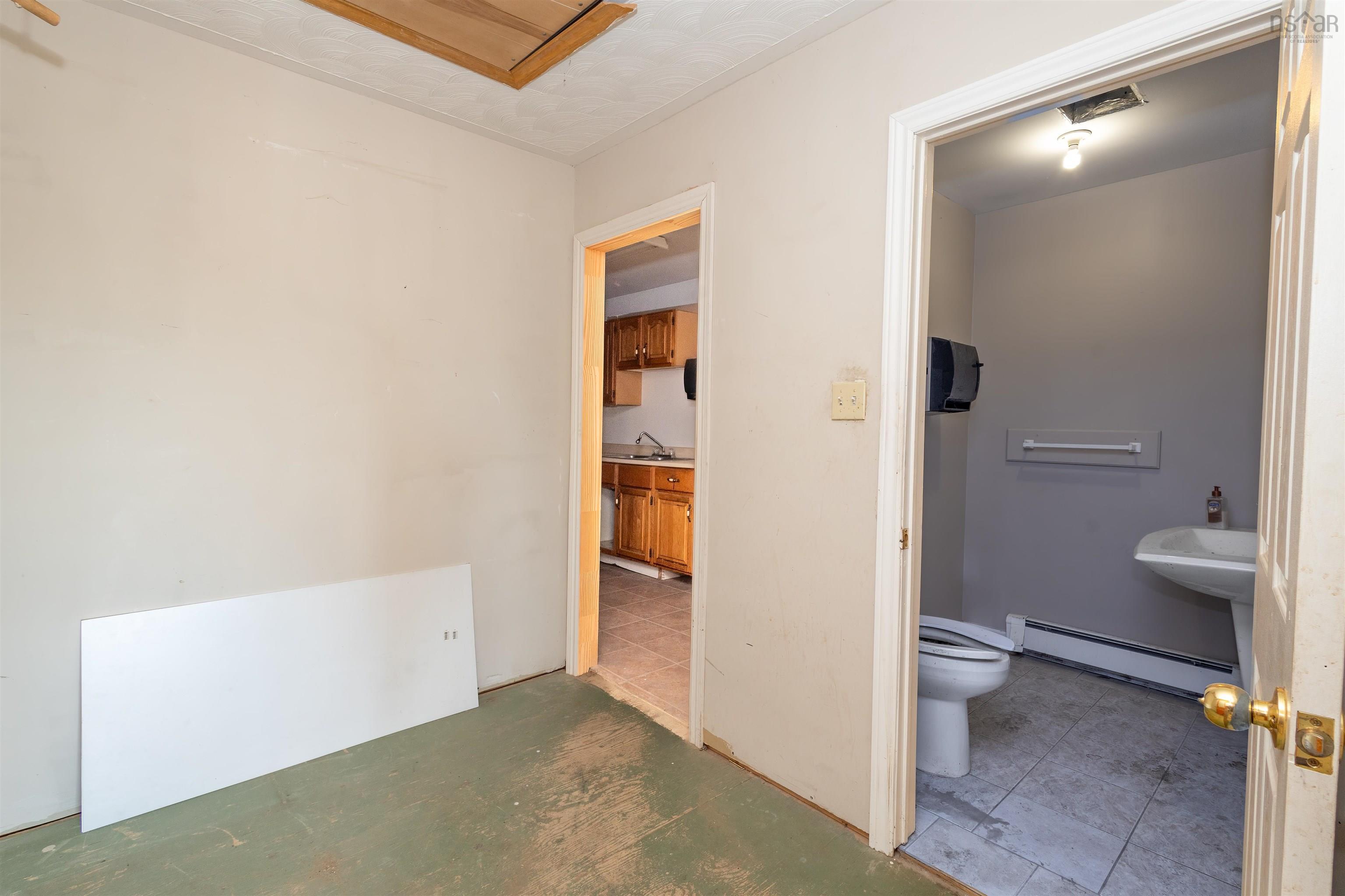 $369,000.00: 744 Keltic Drive, Point Edward