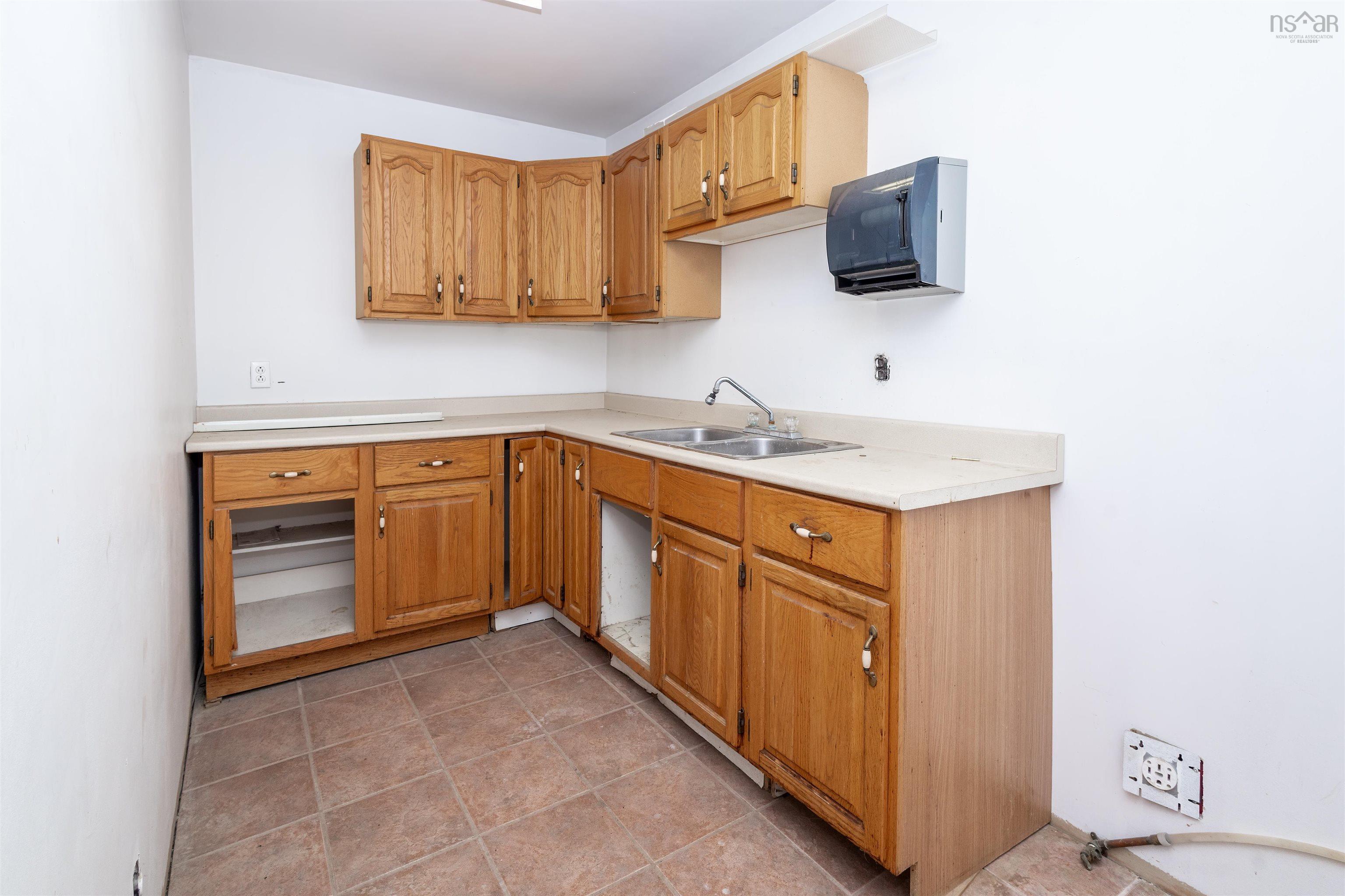 $369,000.00: 744 Keltic Drive, Point Edward