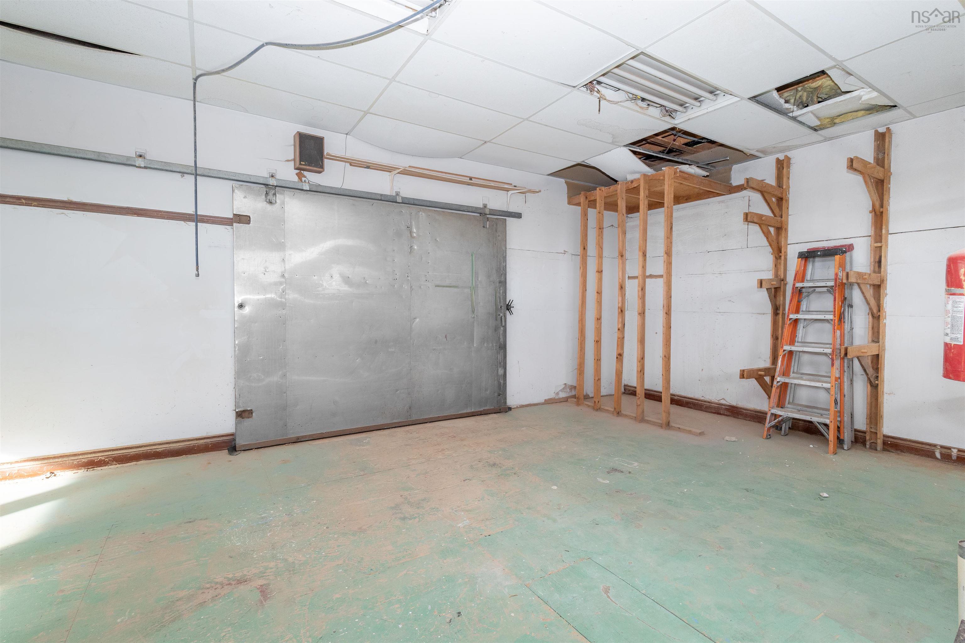 $369,000.00: 744 Keltic Drive, Point Edward