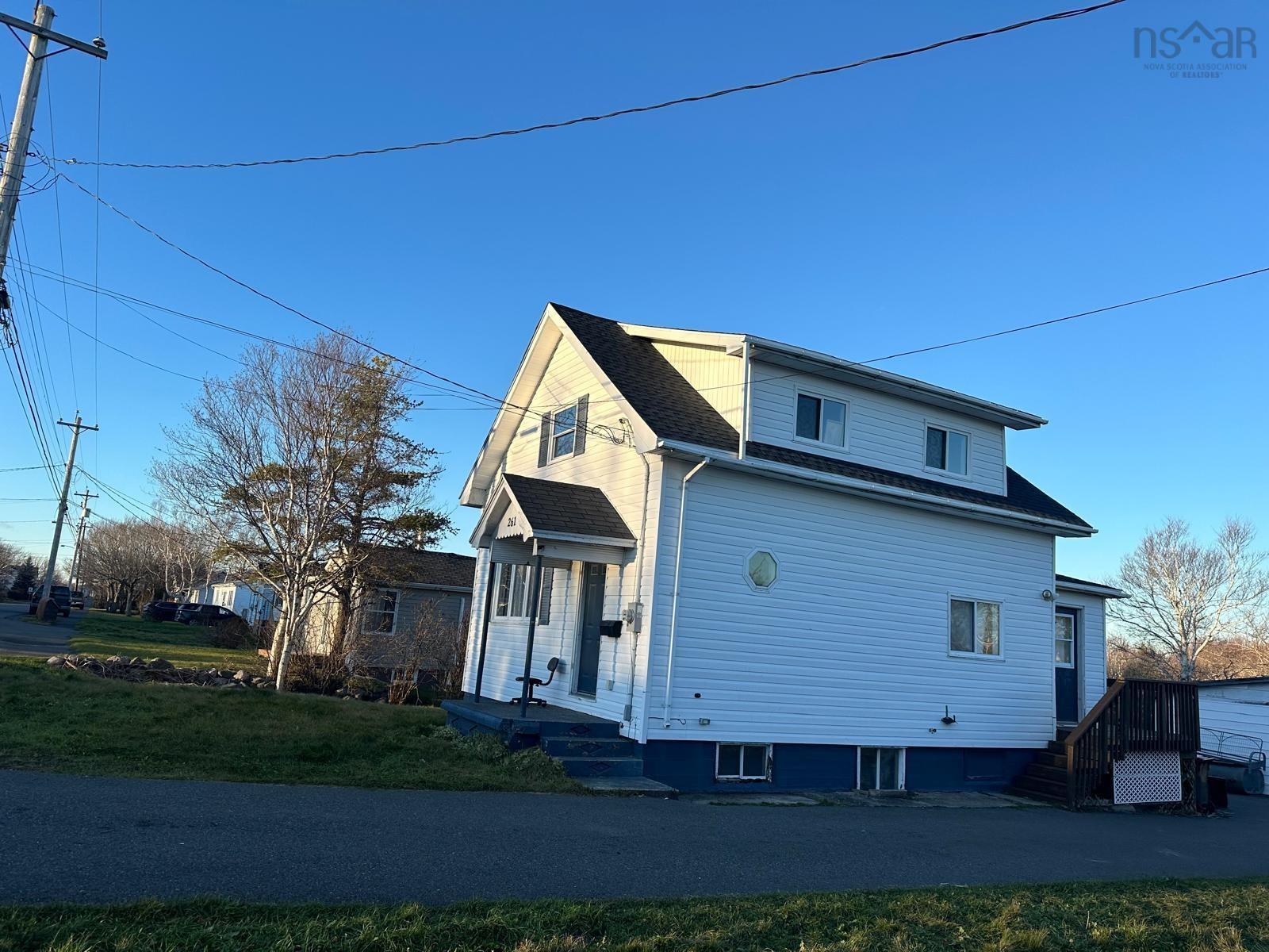 $154,900.00: 261 Lake Road, Glace Bay