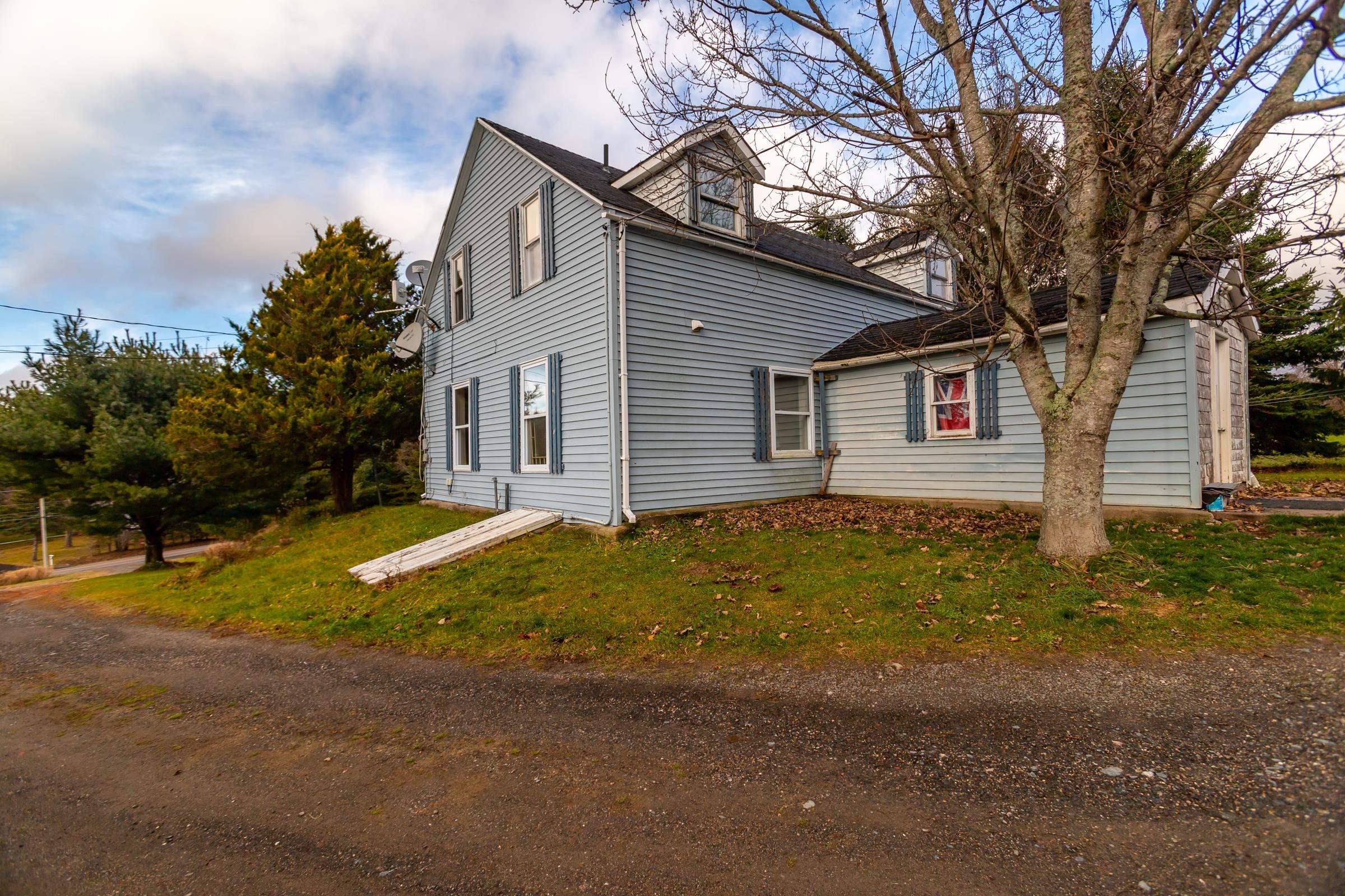 $249,900.00: 1302 Highway 201, Round Hill