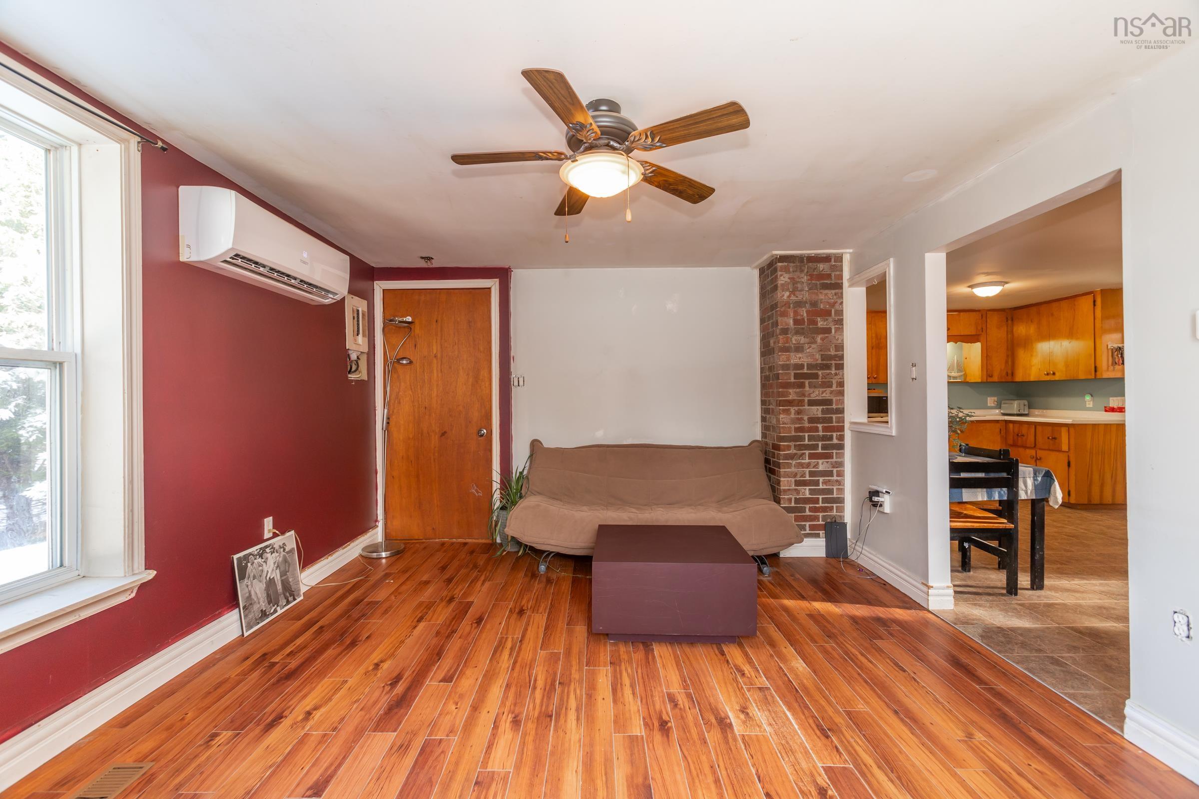 $249,900.00: 1302 Highway 201, Round Hill