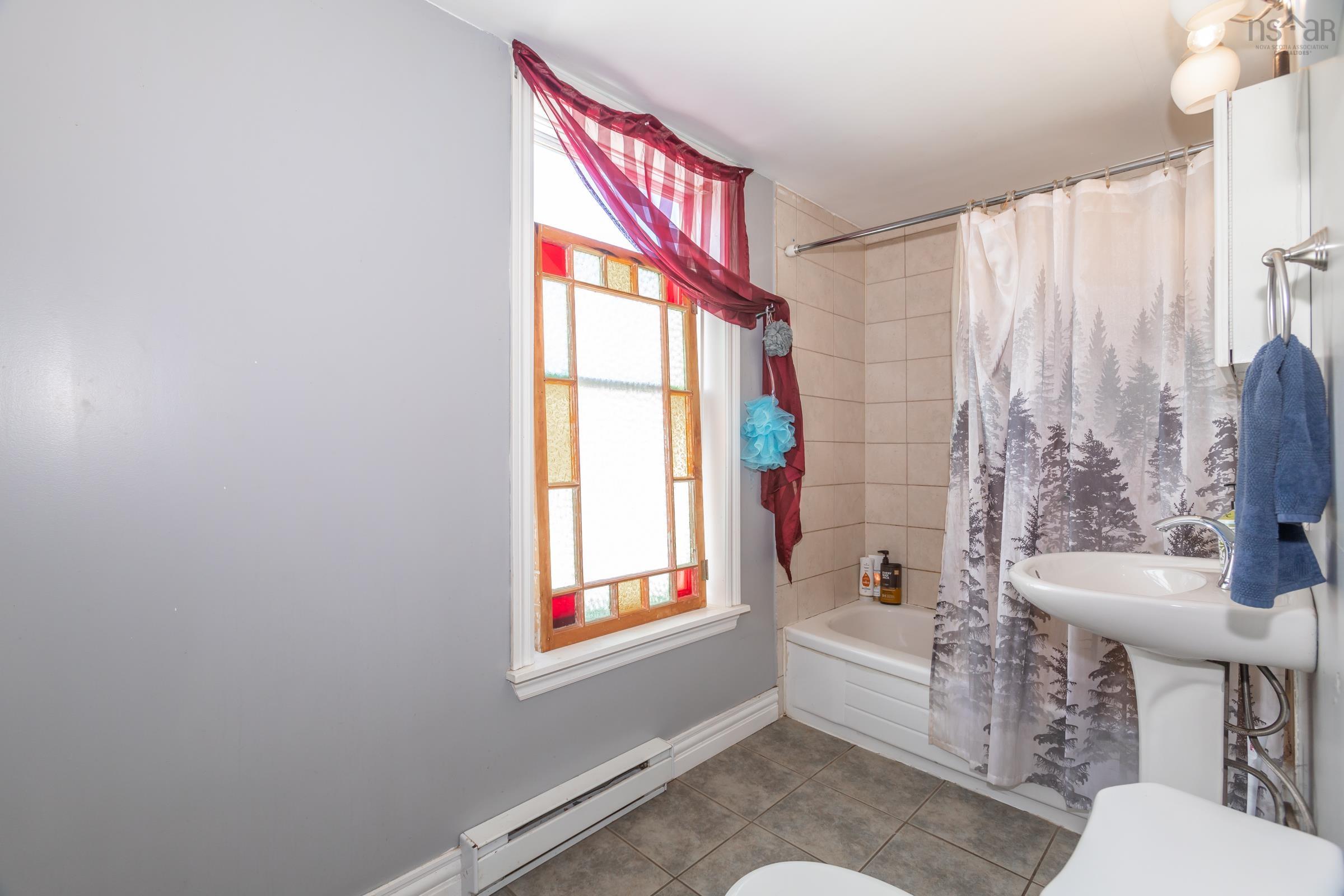 $249,900.00: 1302 Highway 201, Round Hill