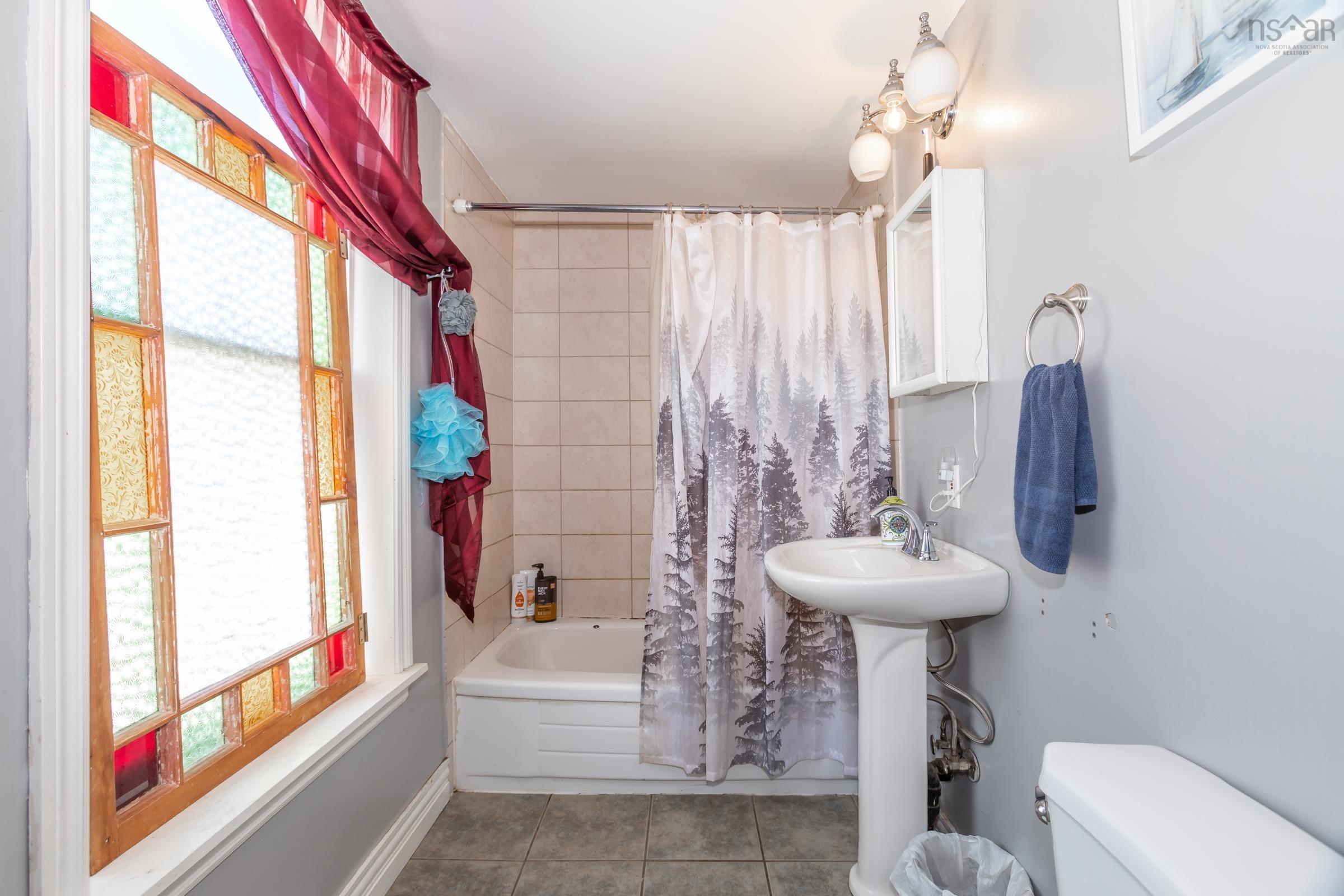 $249,900.00: 1302 Highway 201, Round Hill